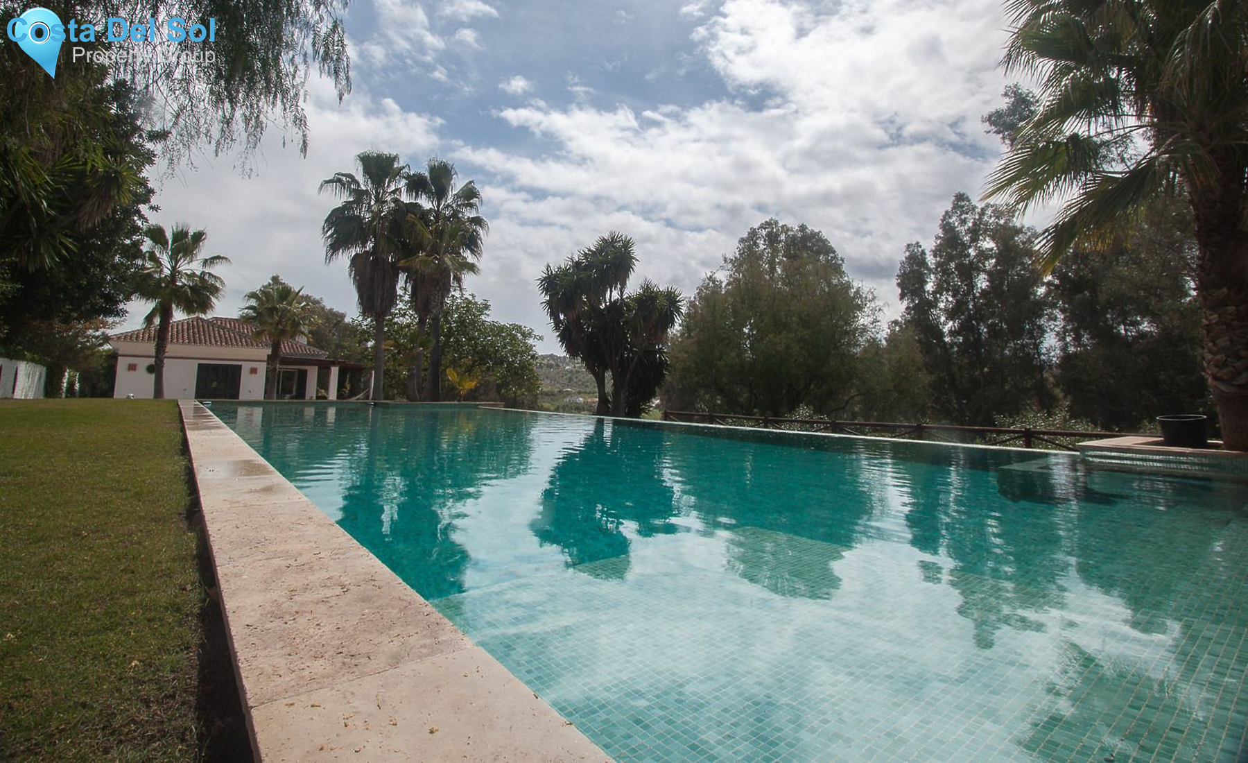 Finca - Cortijo in Coín-1553754