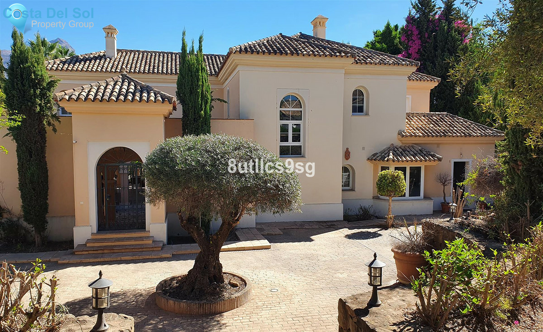 House in Nueva Andalucía-1405887