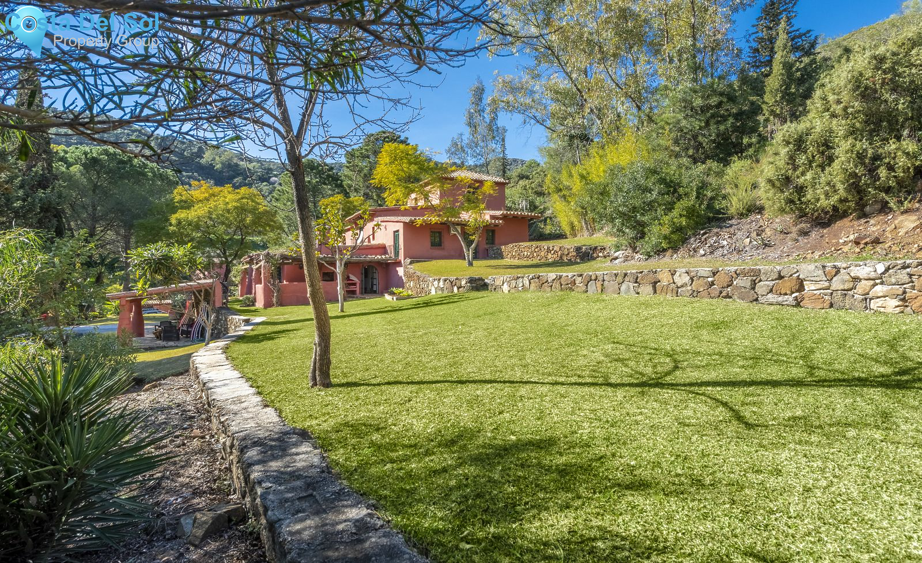 Detached Villa in Benahavís-1432158