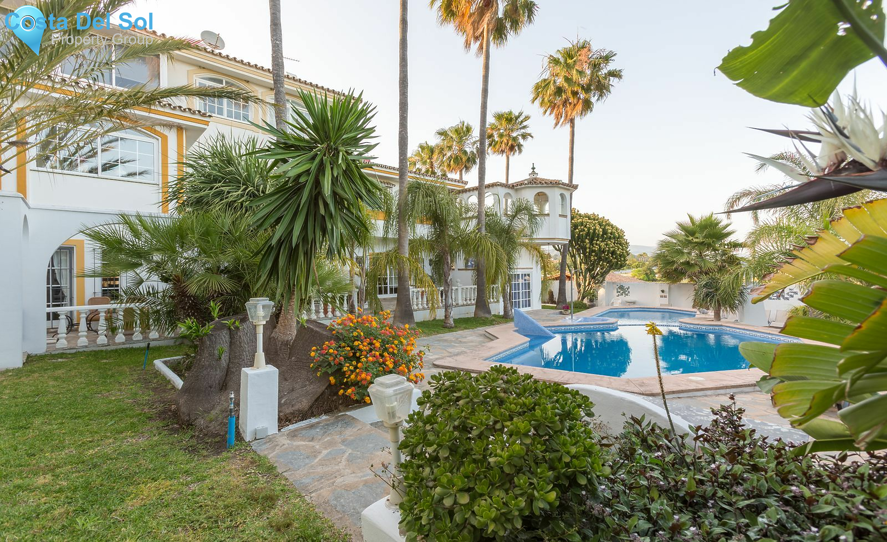Detached Villa in Estepona-1185010