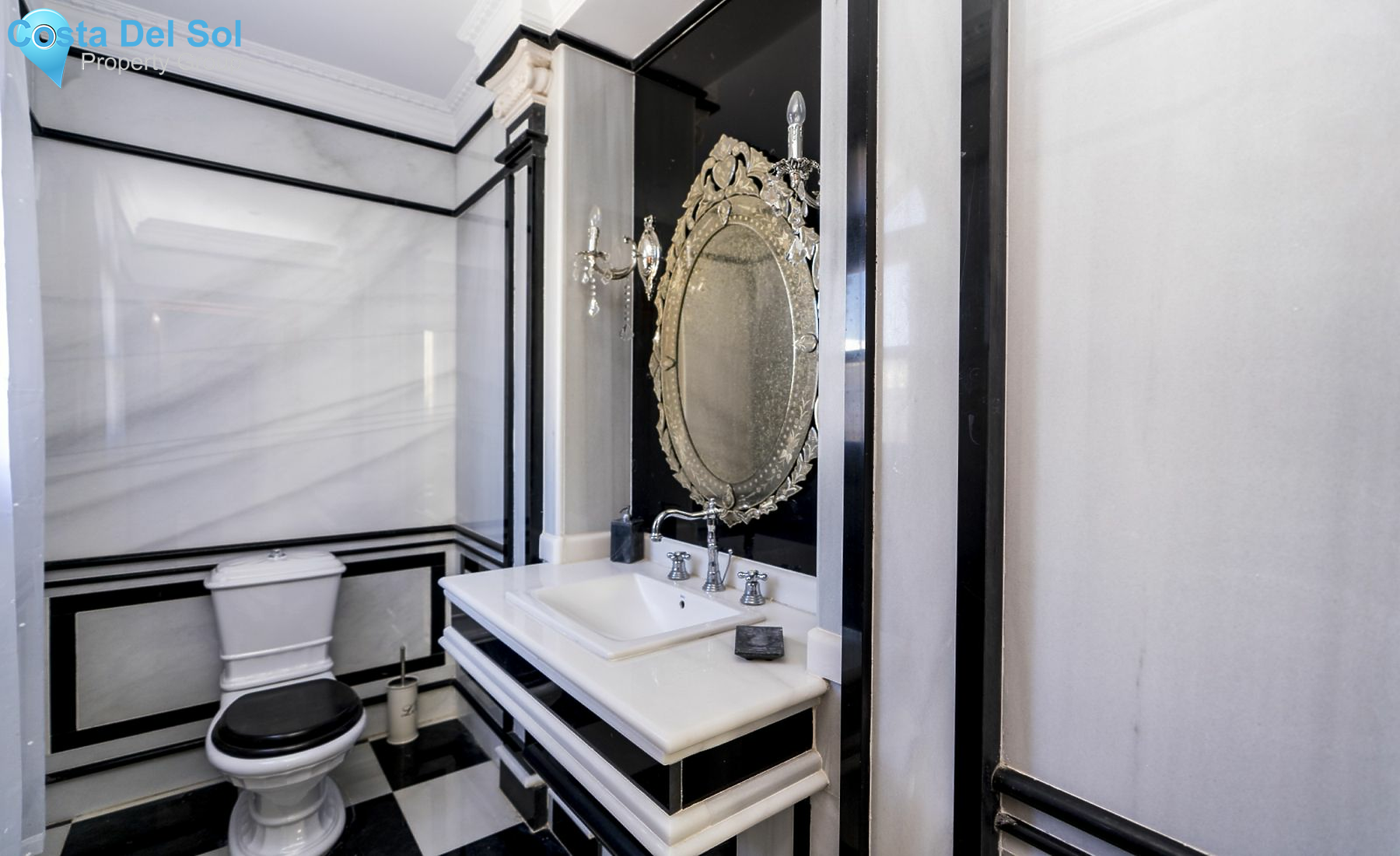 Detached Villa in Estepona-1202229