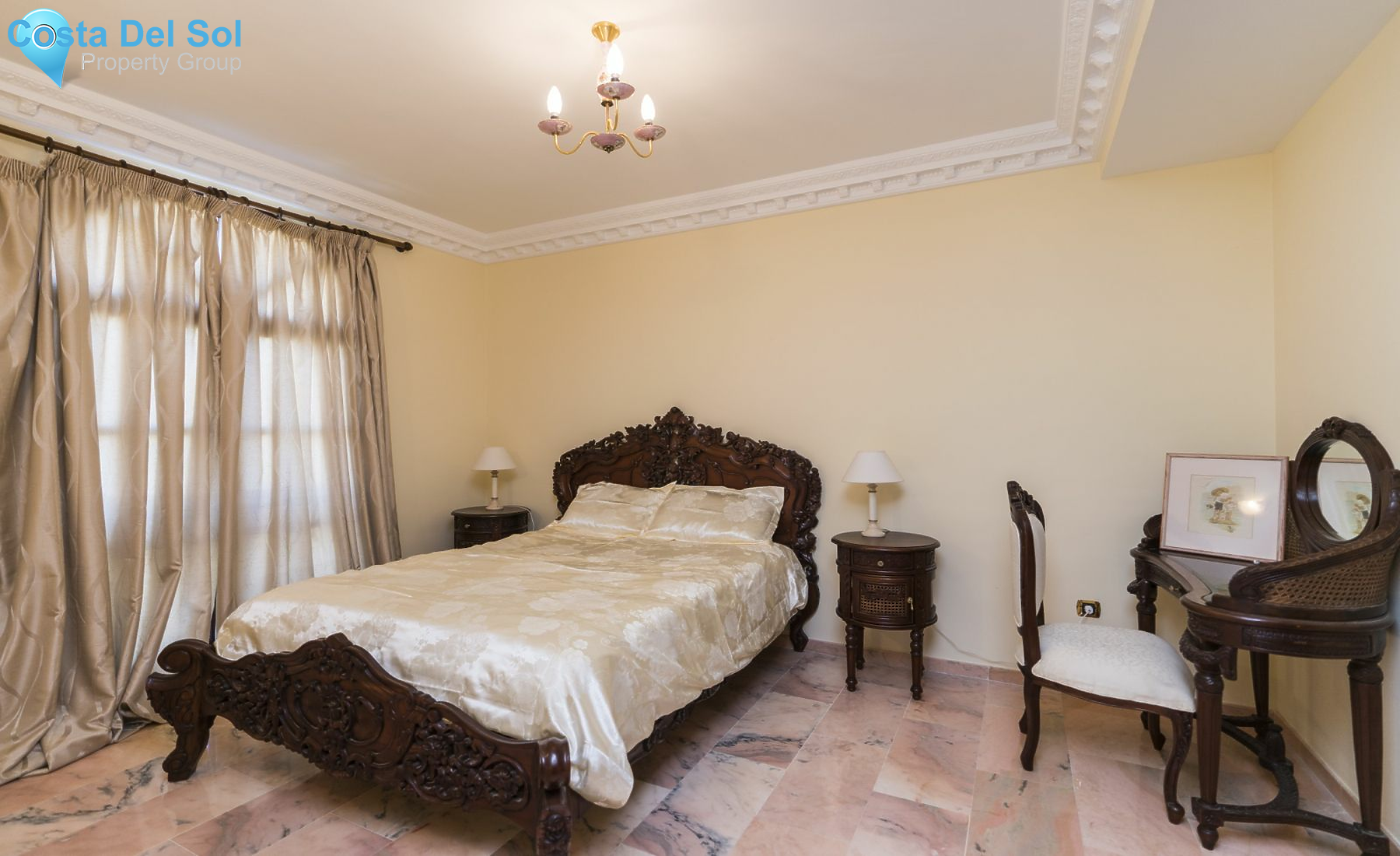 Detached Villa in Estepona-1202230