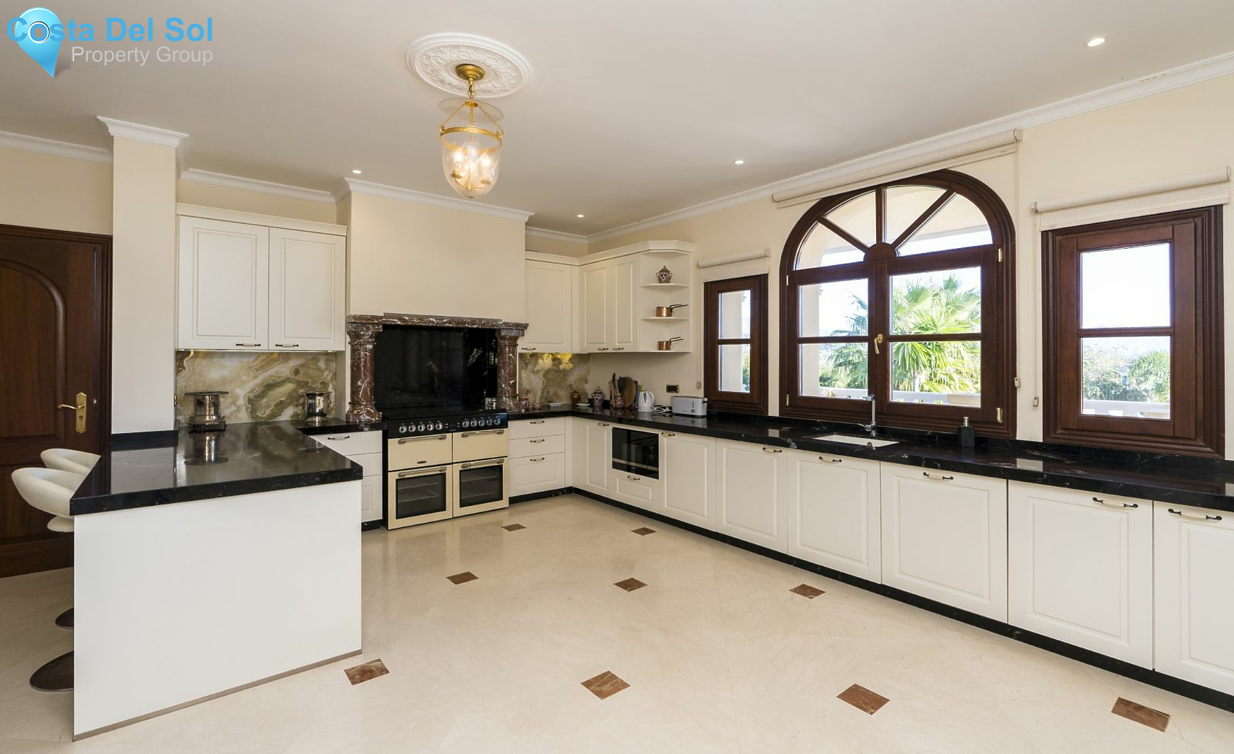 Detached Villa in Estepona-1202231