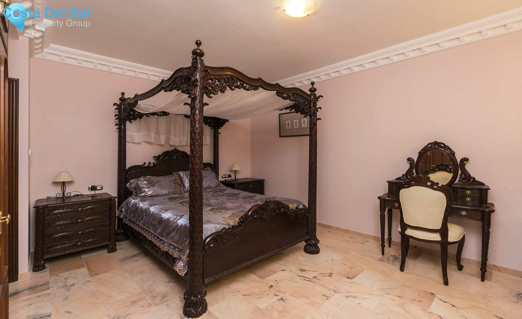 Detached Villa in Estepona-1202238