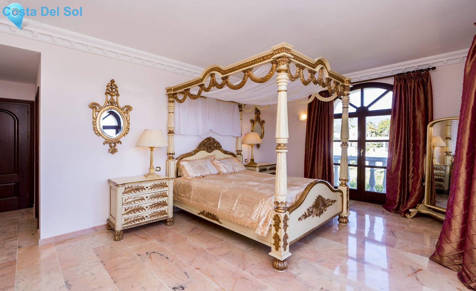 Detached Villa in Estepona-1202222