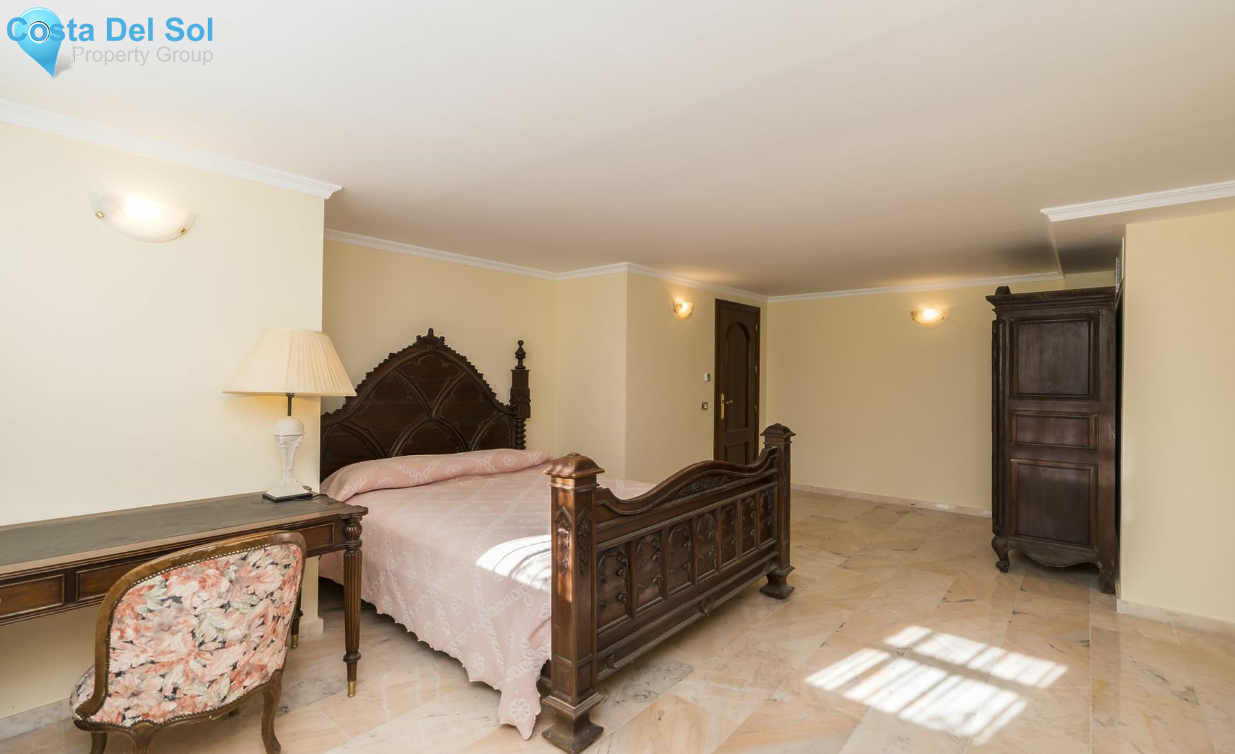 Detached Villa in Estepona-1202225