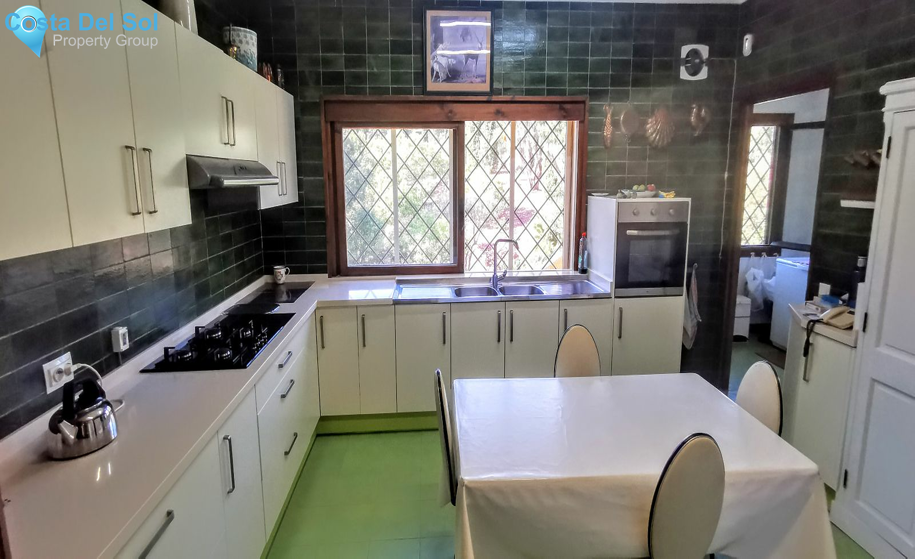 Detached Villa in The Golden Mile-1196240