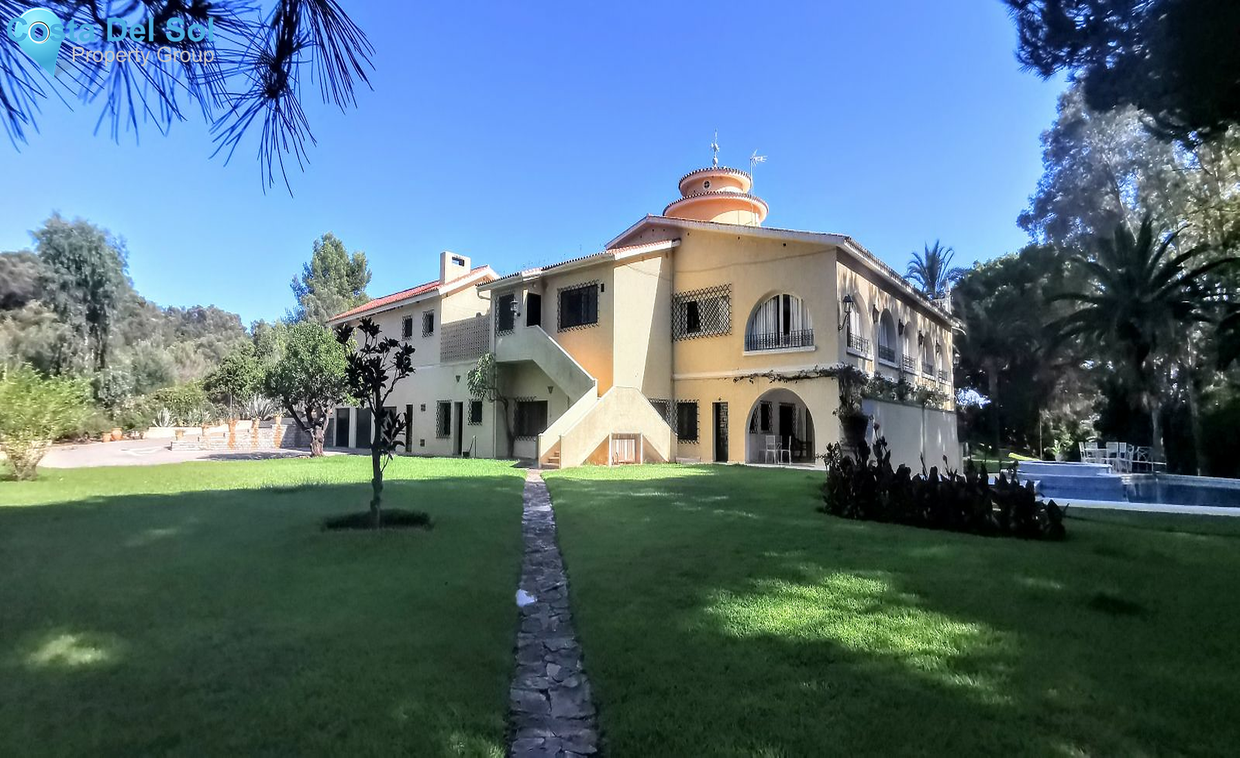 Detached Villa in The Golden Mile-1196227