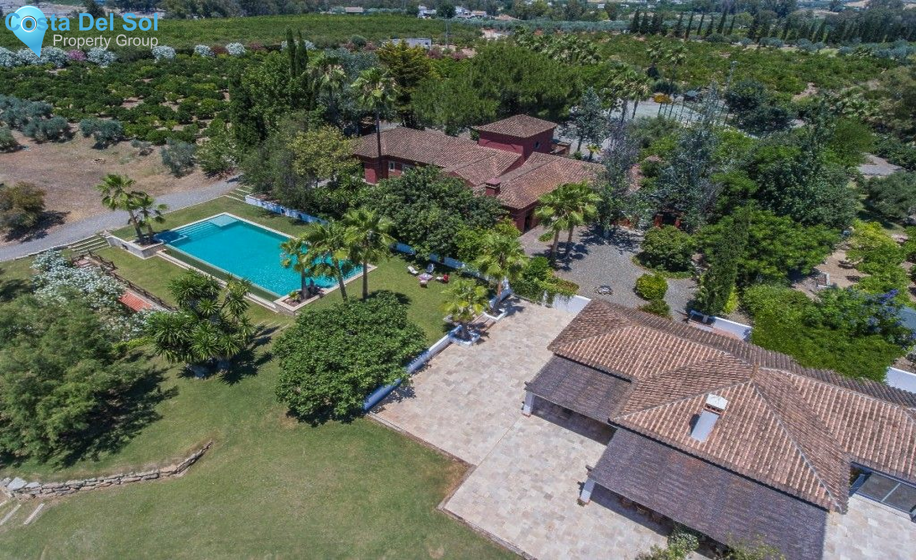 Finca - Cortijo in Coín