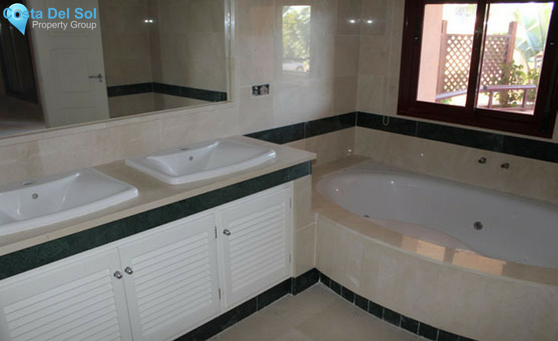 Ground Floor Apartment in Estepona-1334612