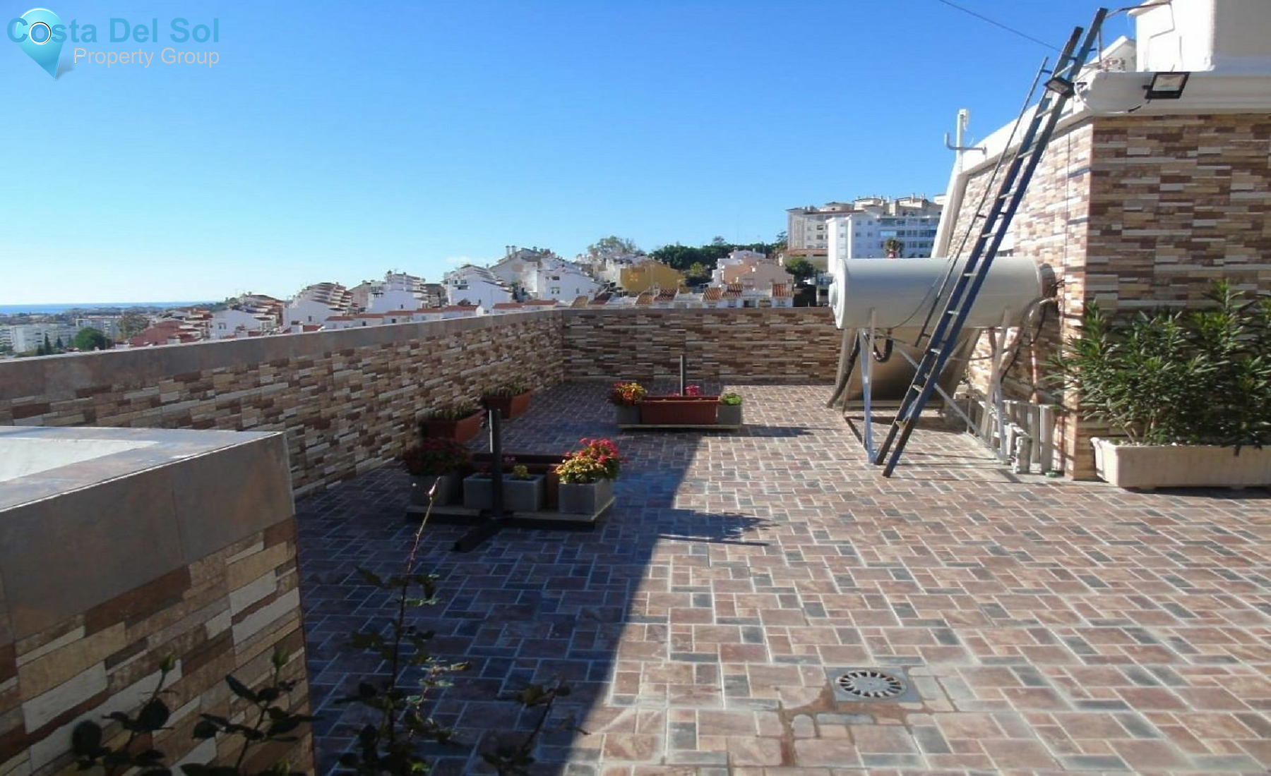 Apartment Complex in Arroyo de la Miel