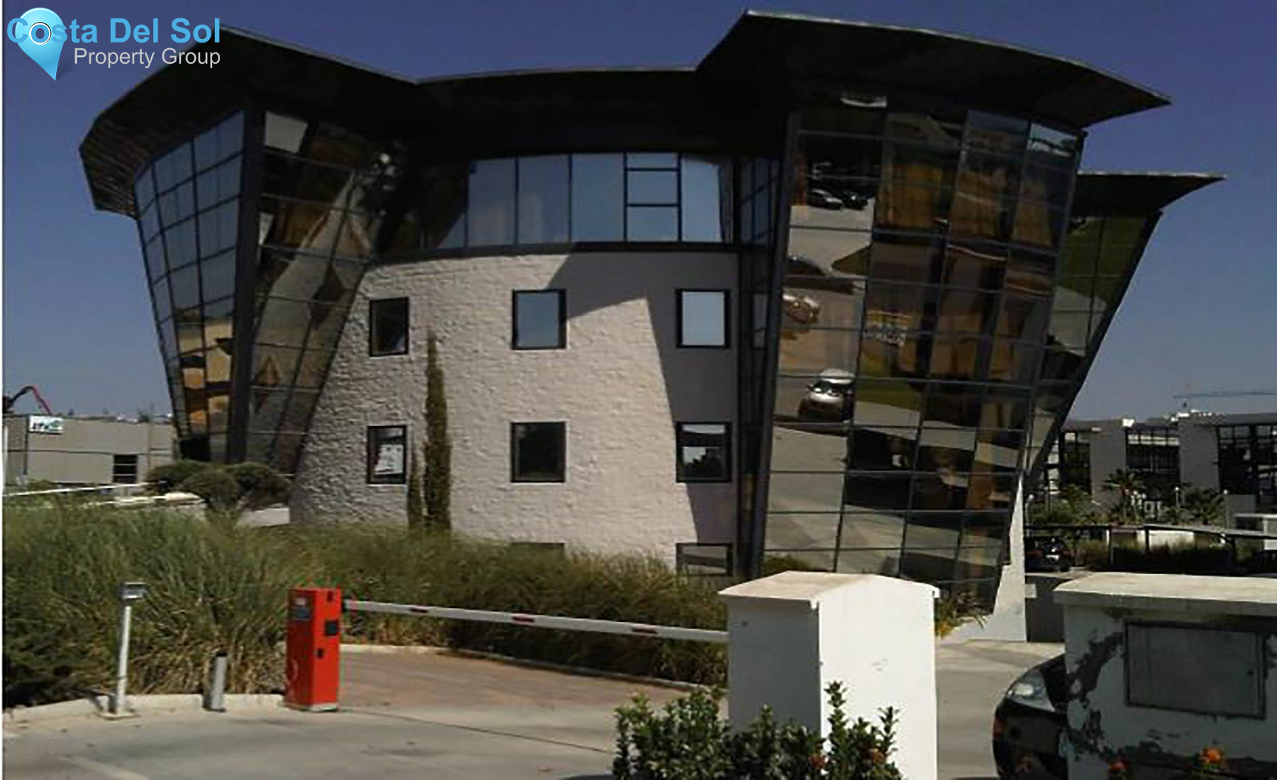 Apartment Complex in Polígonos