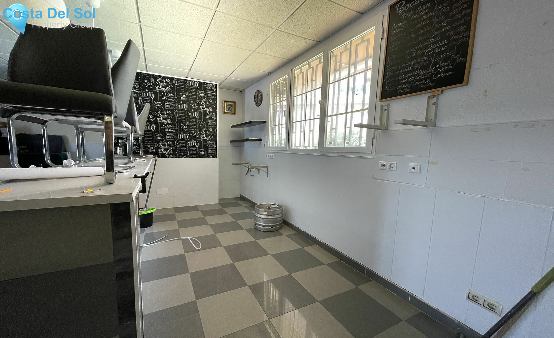 Business in La Azucarera-1169531