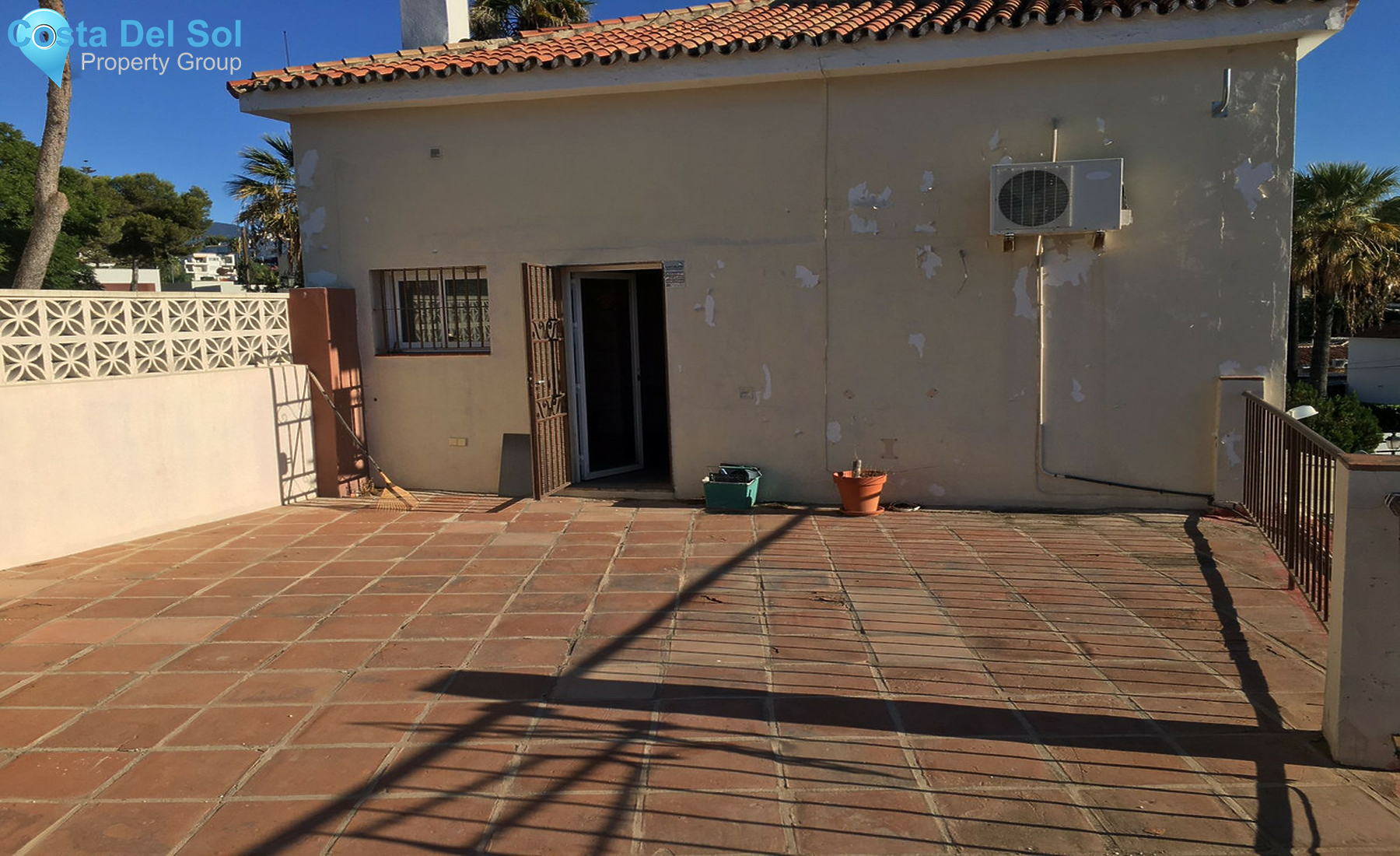 Business in Nueva Andalucía-710769