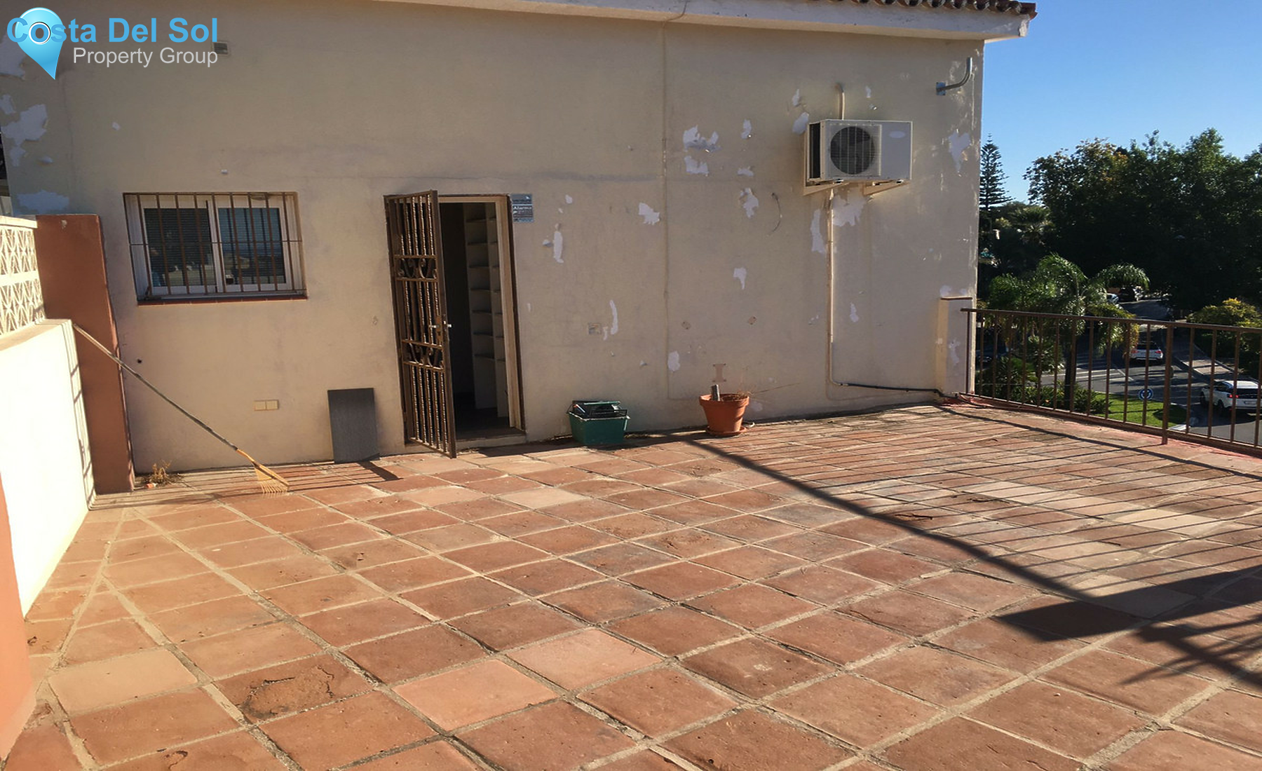 Business in Nueva Andalucía-710770