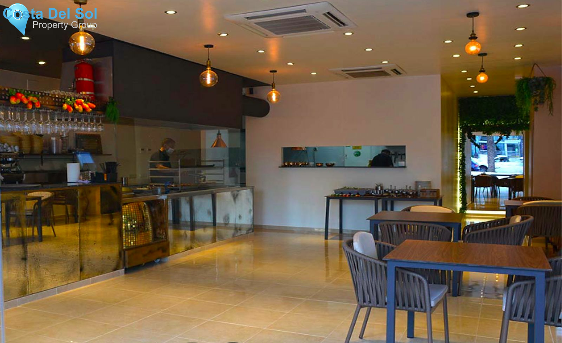 Business in Puerto Banús-1400461