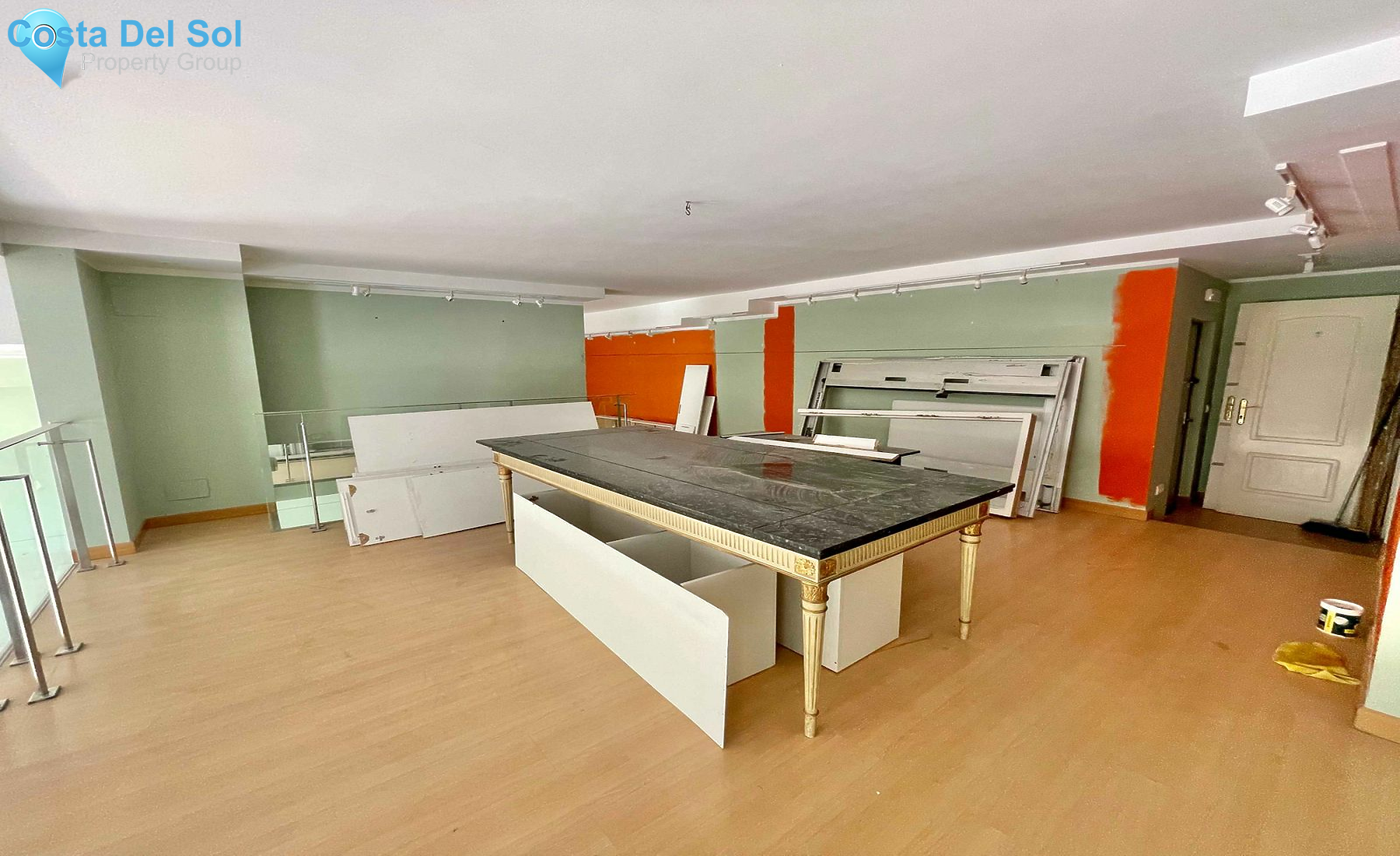 Business in Puerto Banús-1426379