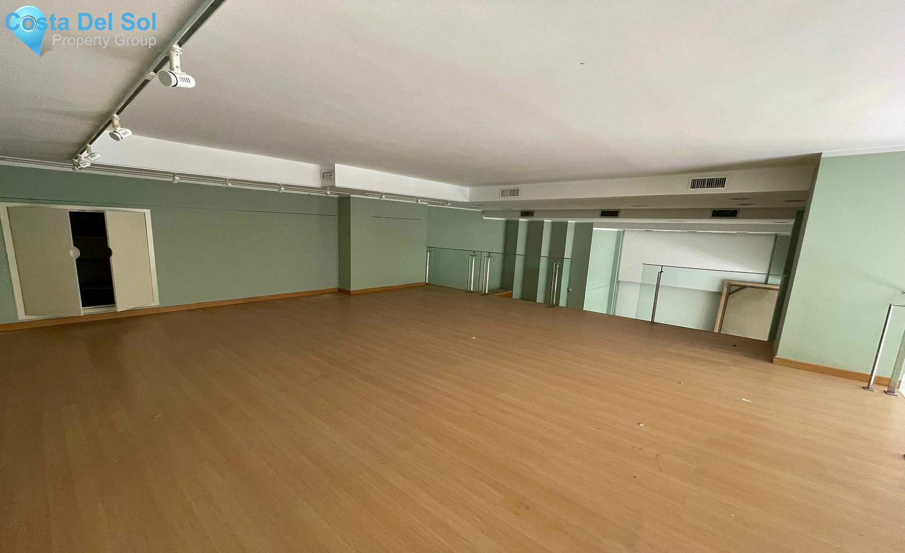 Business in Puerto Banús-1426367