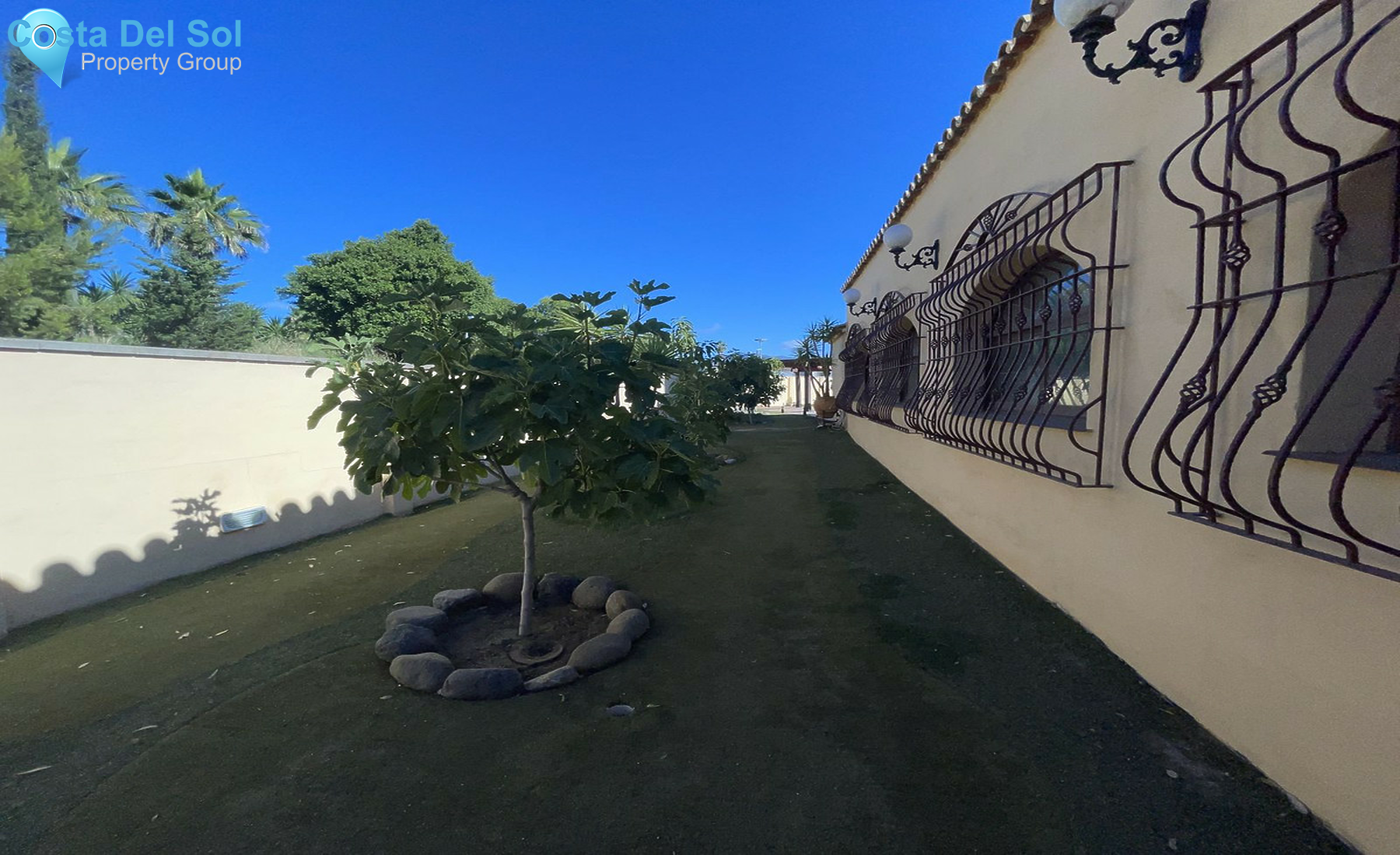 Commercial in El Paraiso-1249869