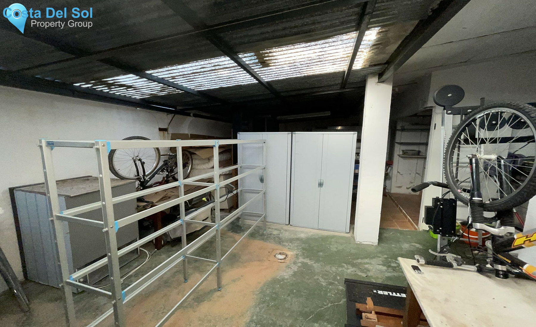 Commercial in El Paraiso-1249865