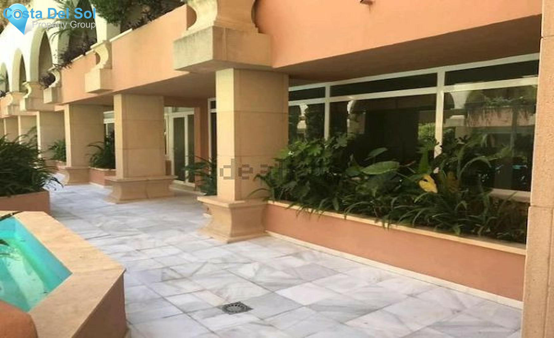 Commercial in Nueva Andalucía-1357943