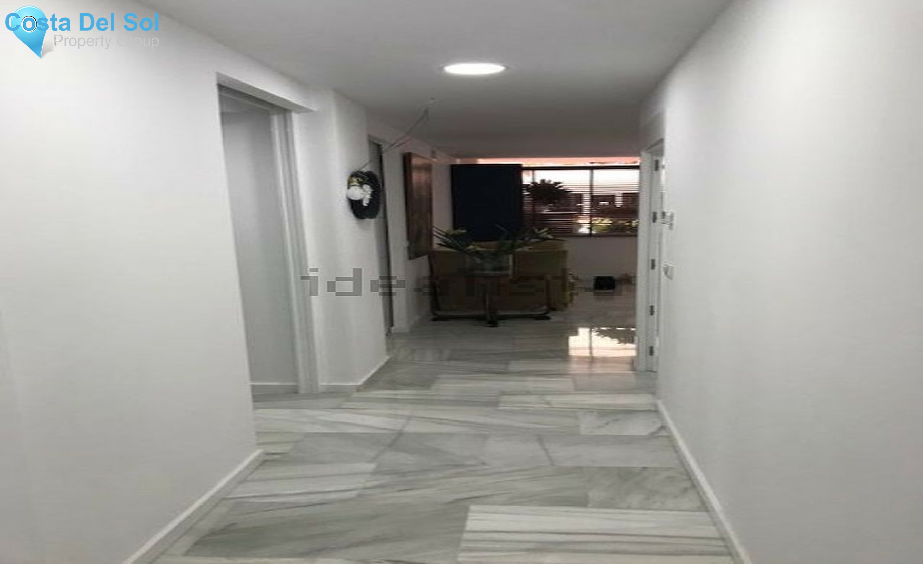 Commercial in Nueva Andalucía-1357948