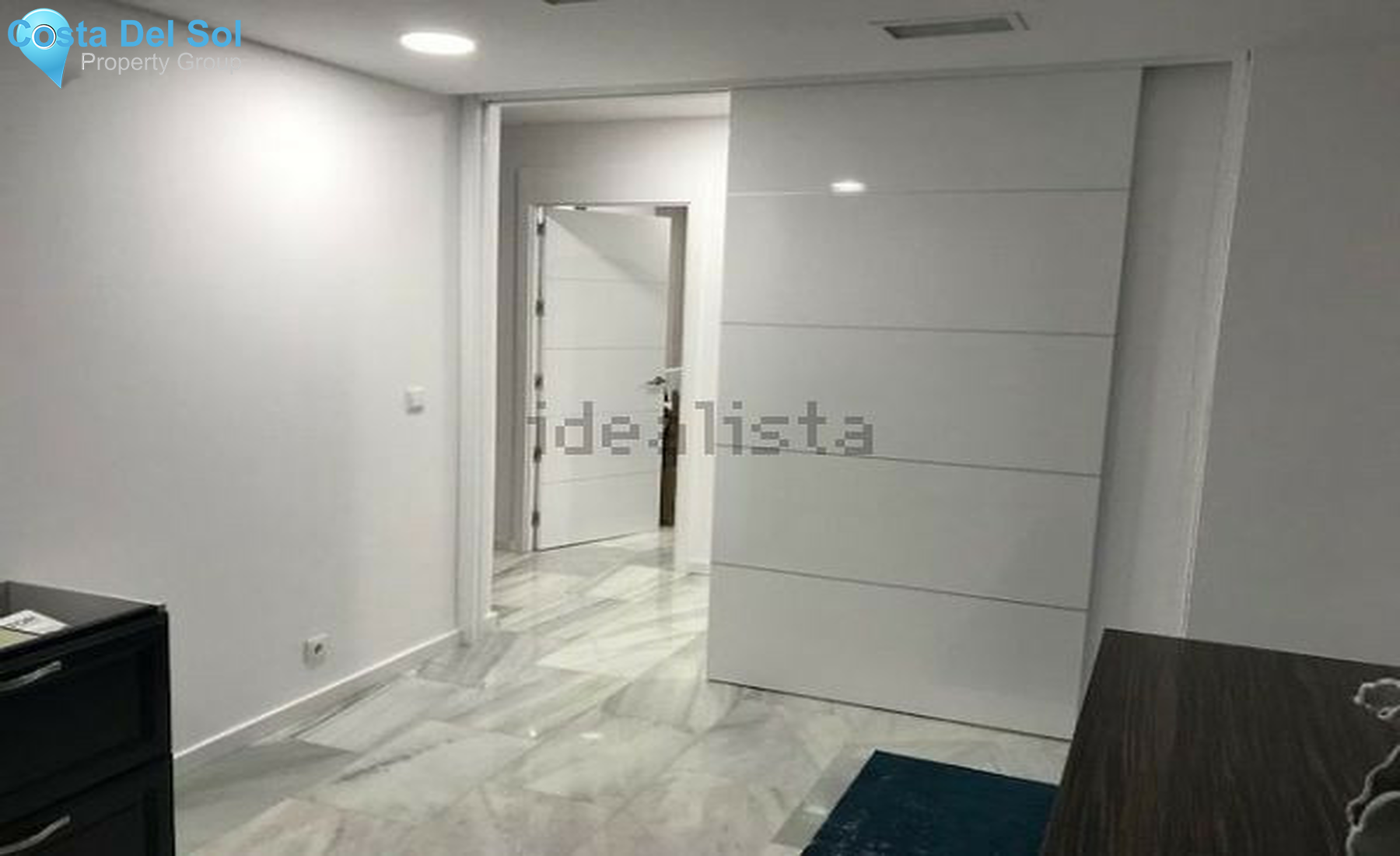 Commercial in Nueva Andalucía-1357936