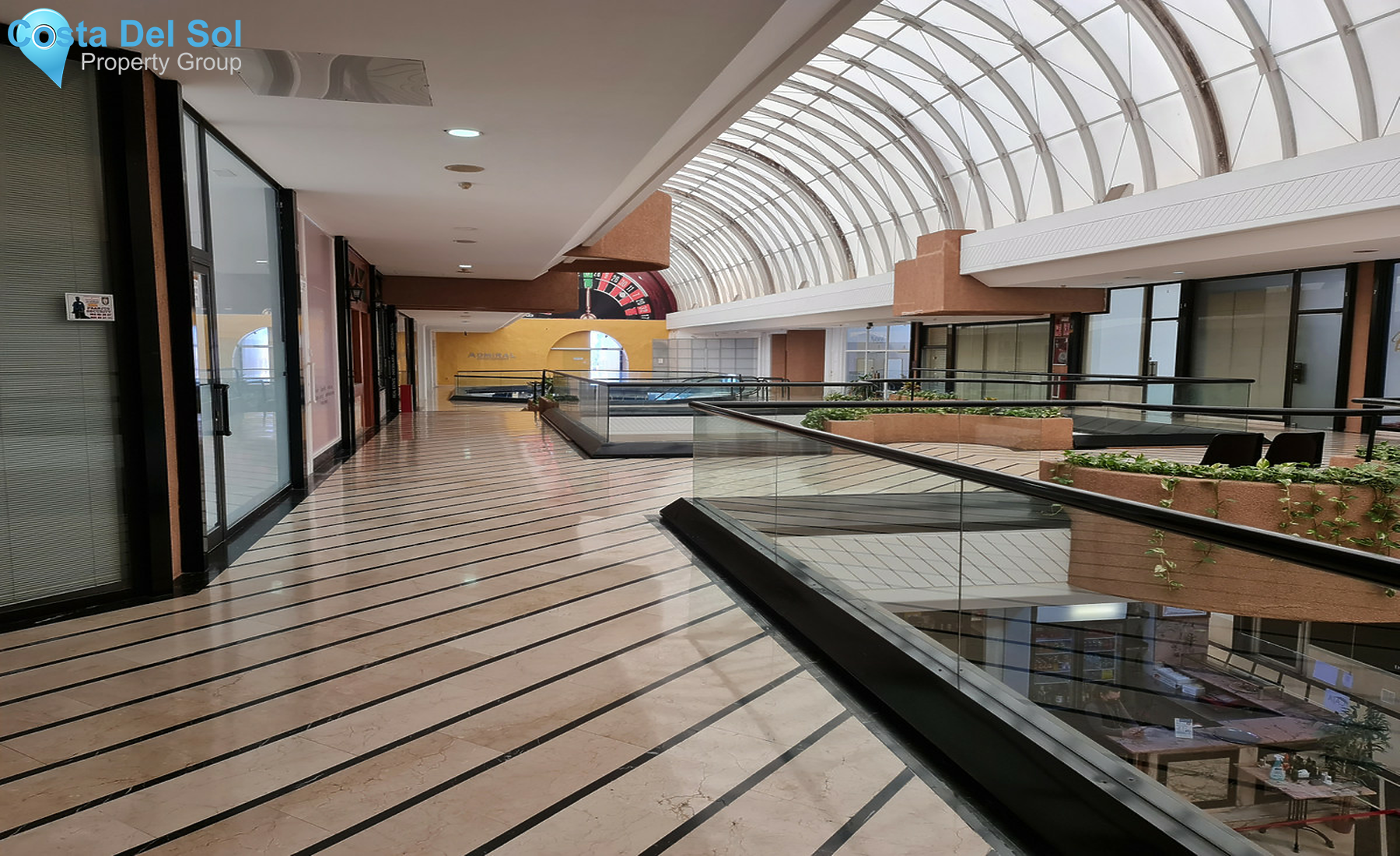 Commercial in Puerto Banús-1351715