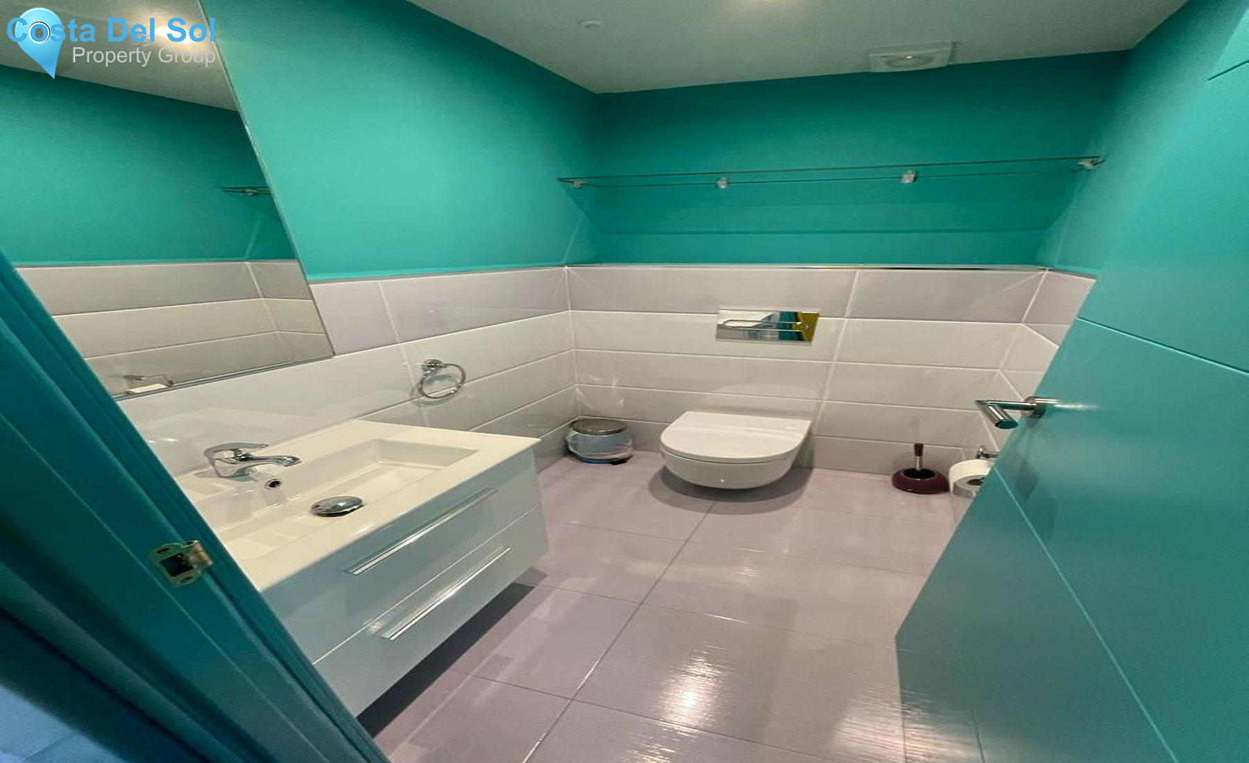 Commercial in Puerto Banús-1406560