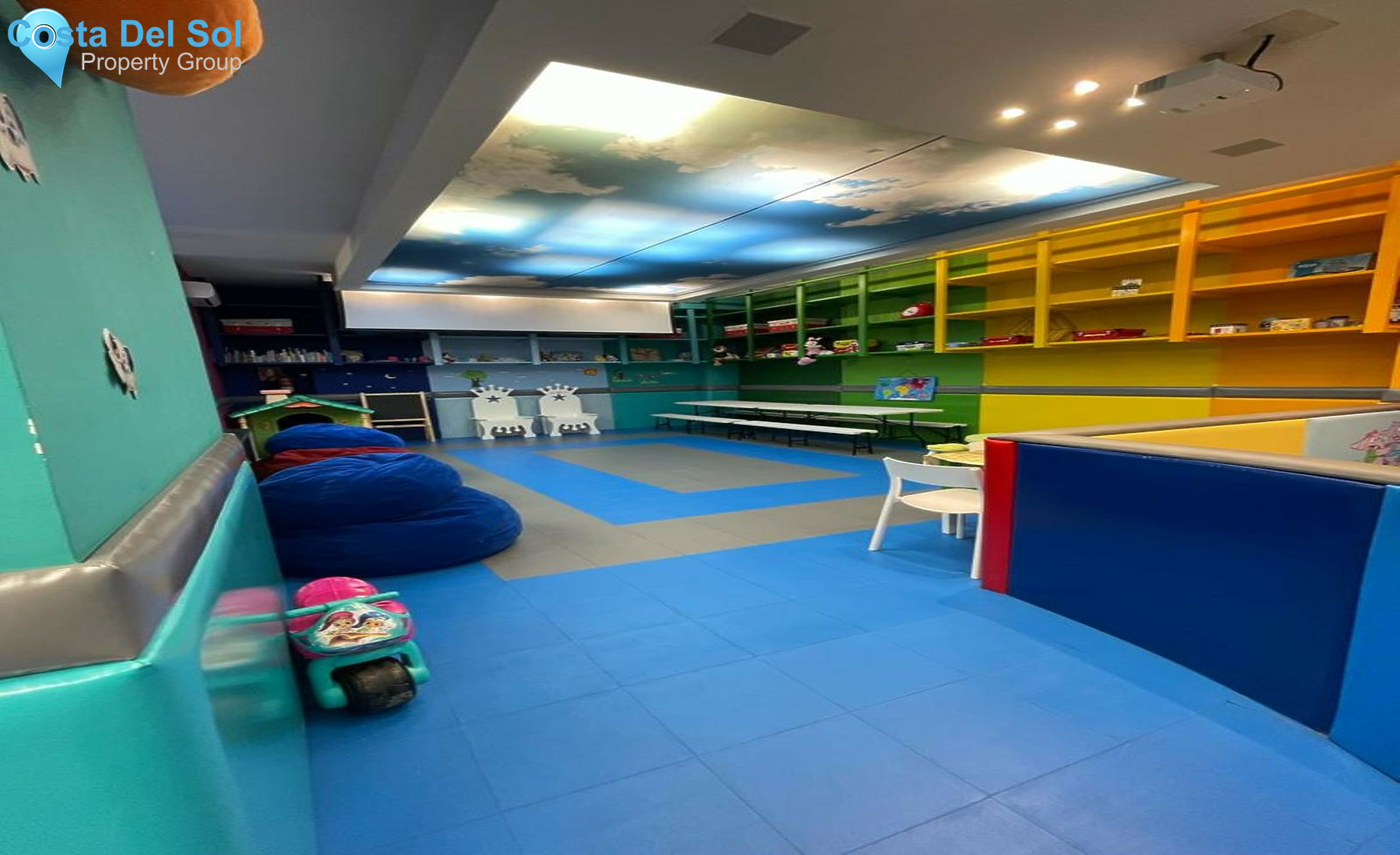 Commercial in Puerto Banús-1406567