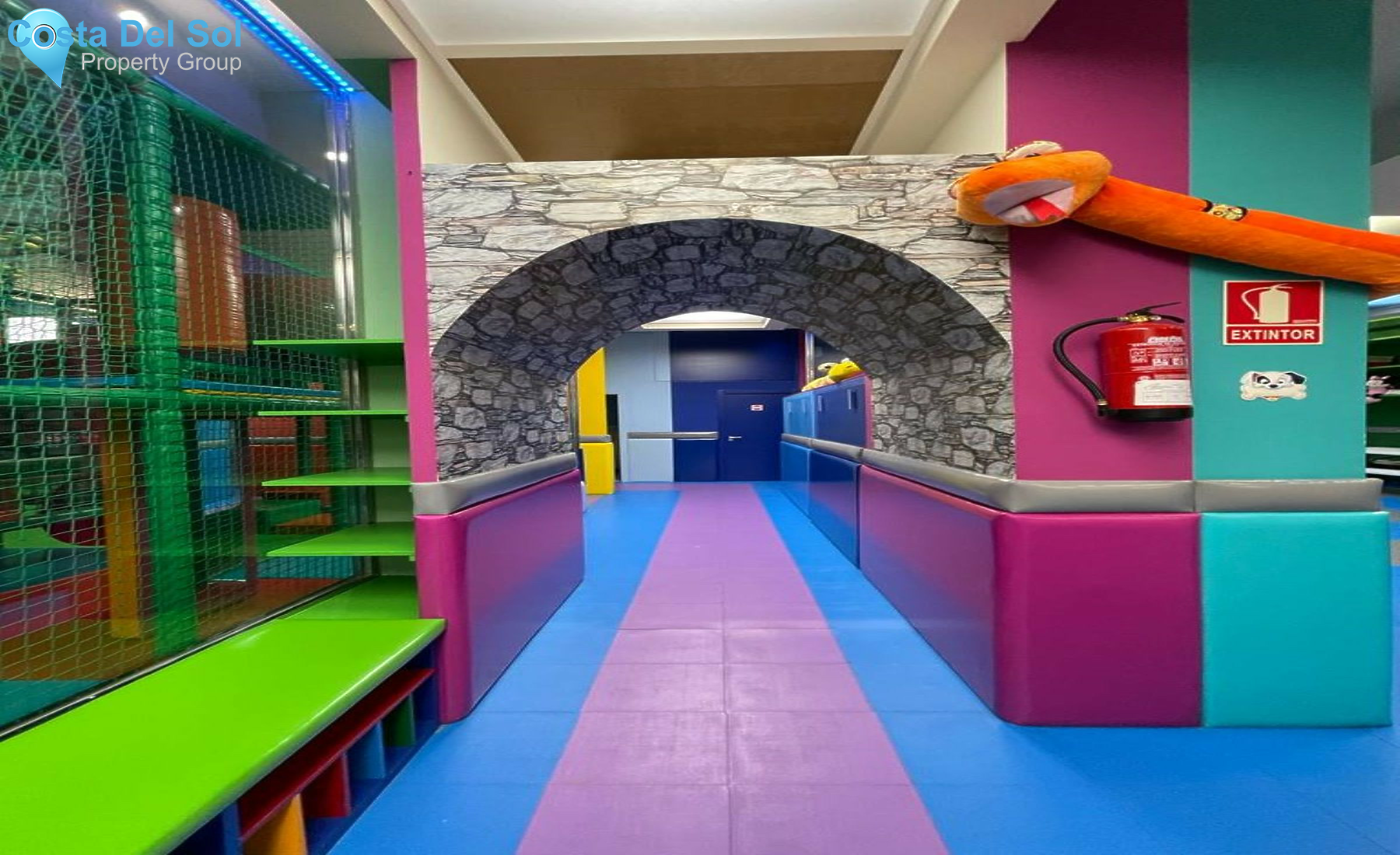 Commercial in Puerto Banús-1406553