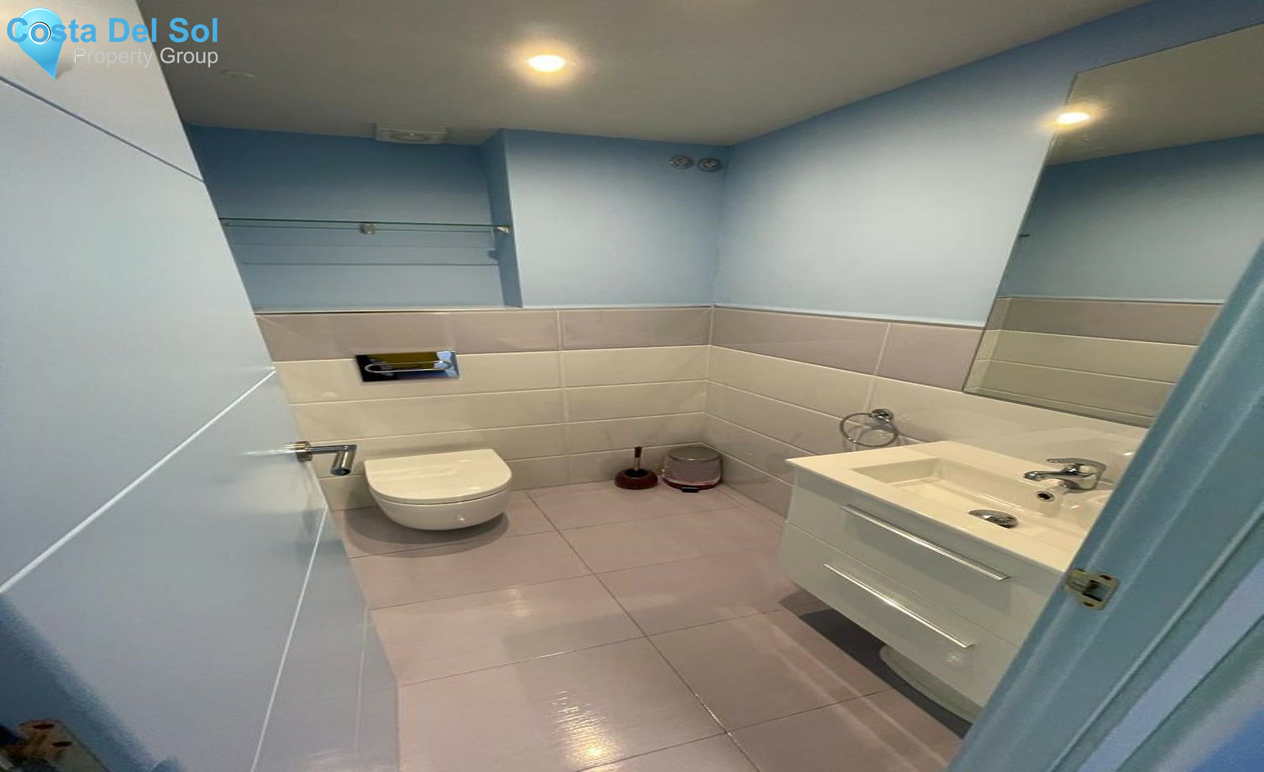 Commercial in Puerto Banús-1406554