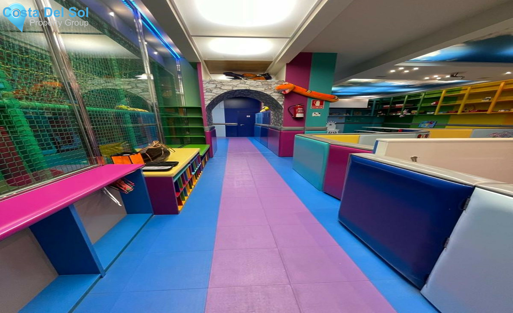 Commercial in Puerto Banús-1406556