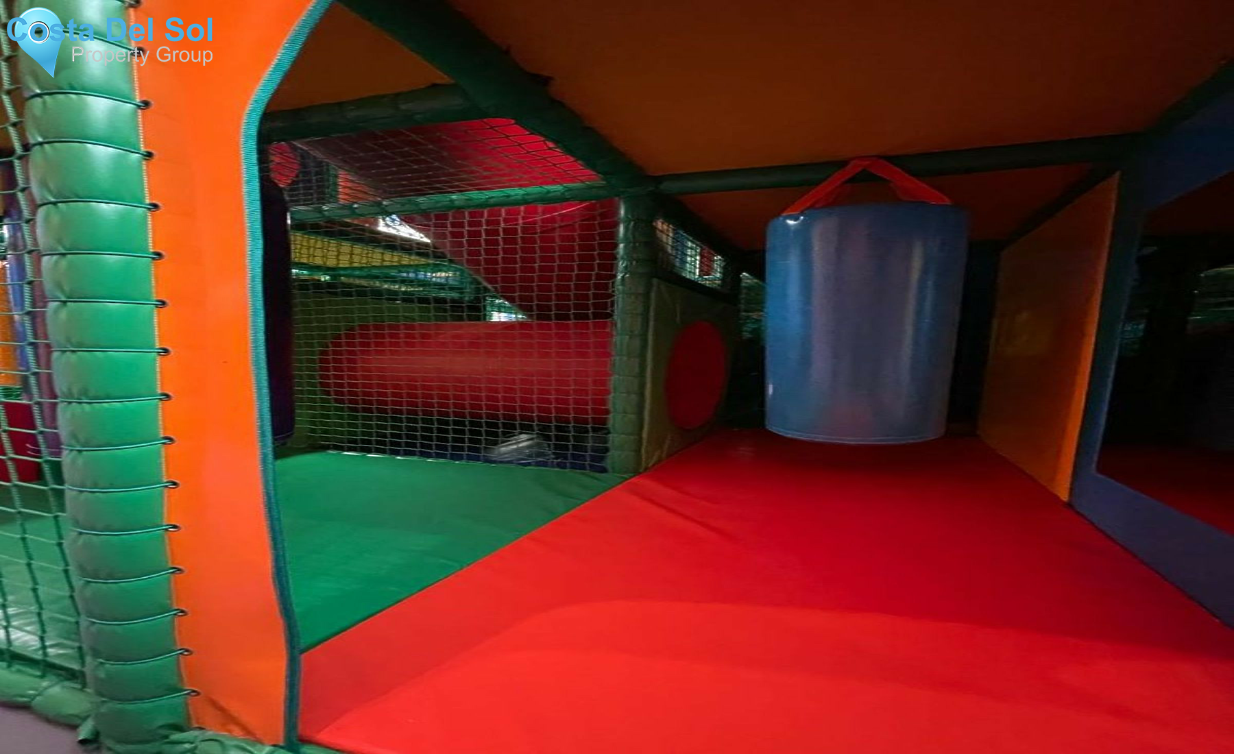 Commercial in Puerto Banús-1406557