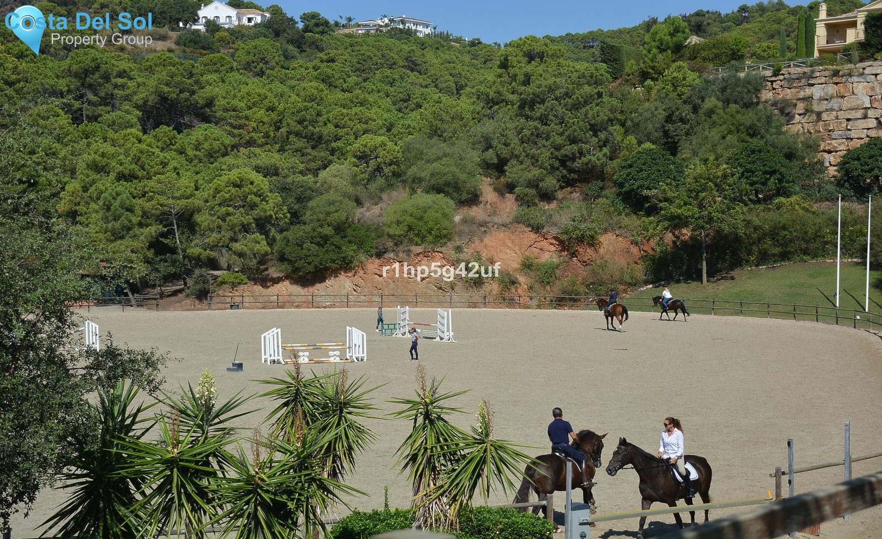 Residential Plot in Benahavís-1128276