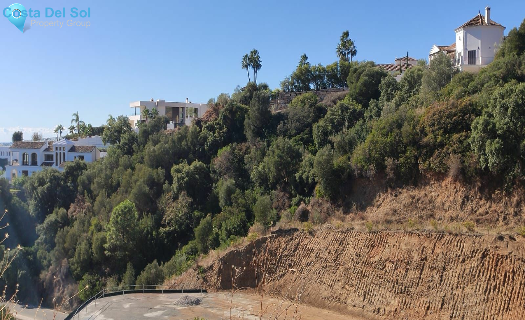 Residential Plot in Benahavís-1203229