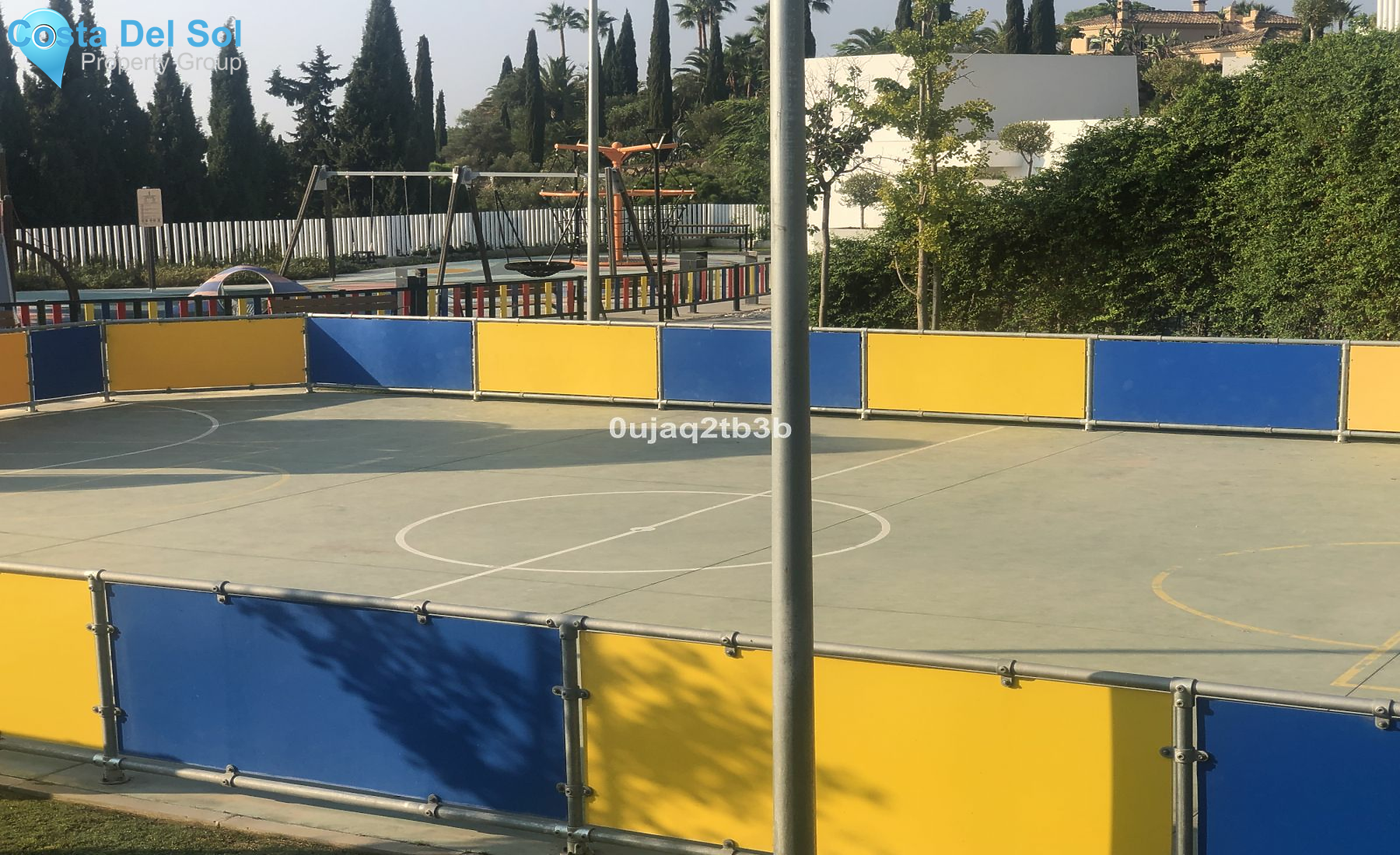 Residential Plot in Benahavís-1475320