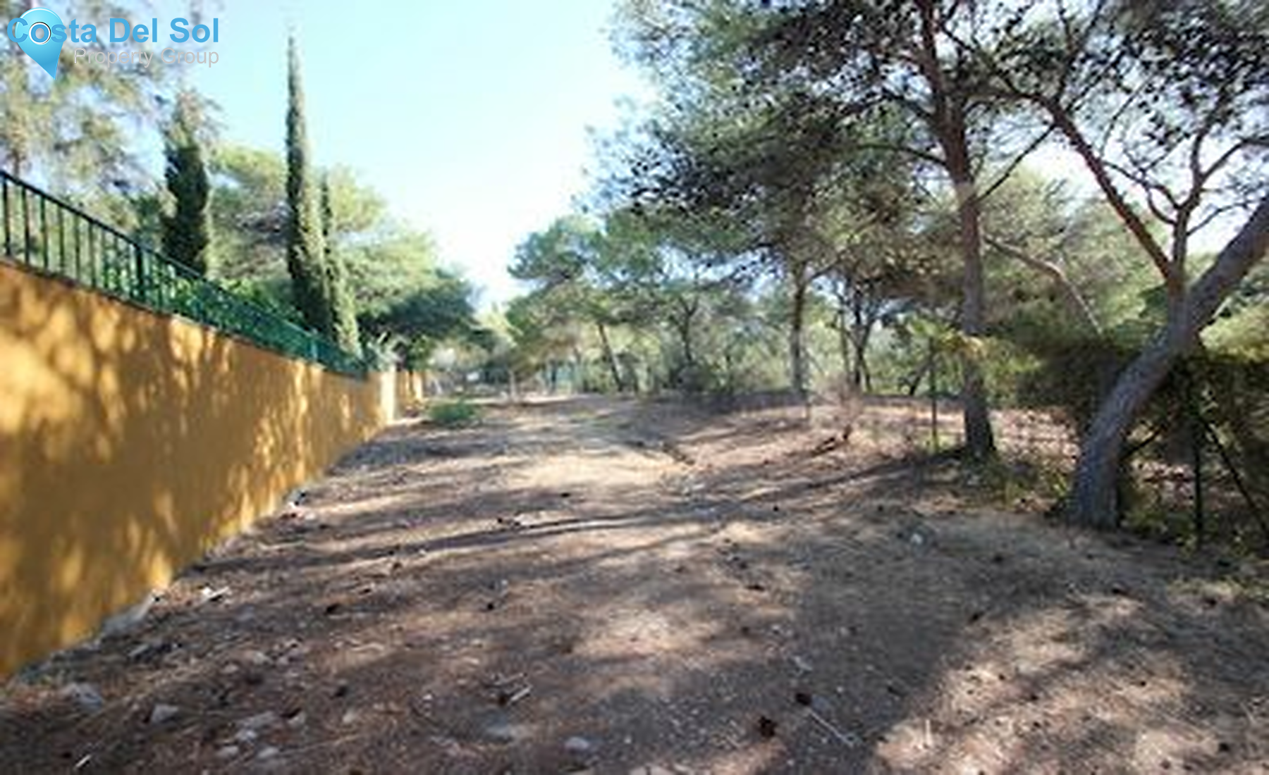 Residential Plot in Hacienda Las Chapas-1445873