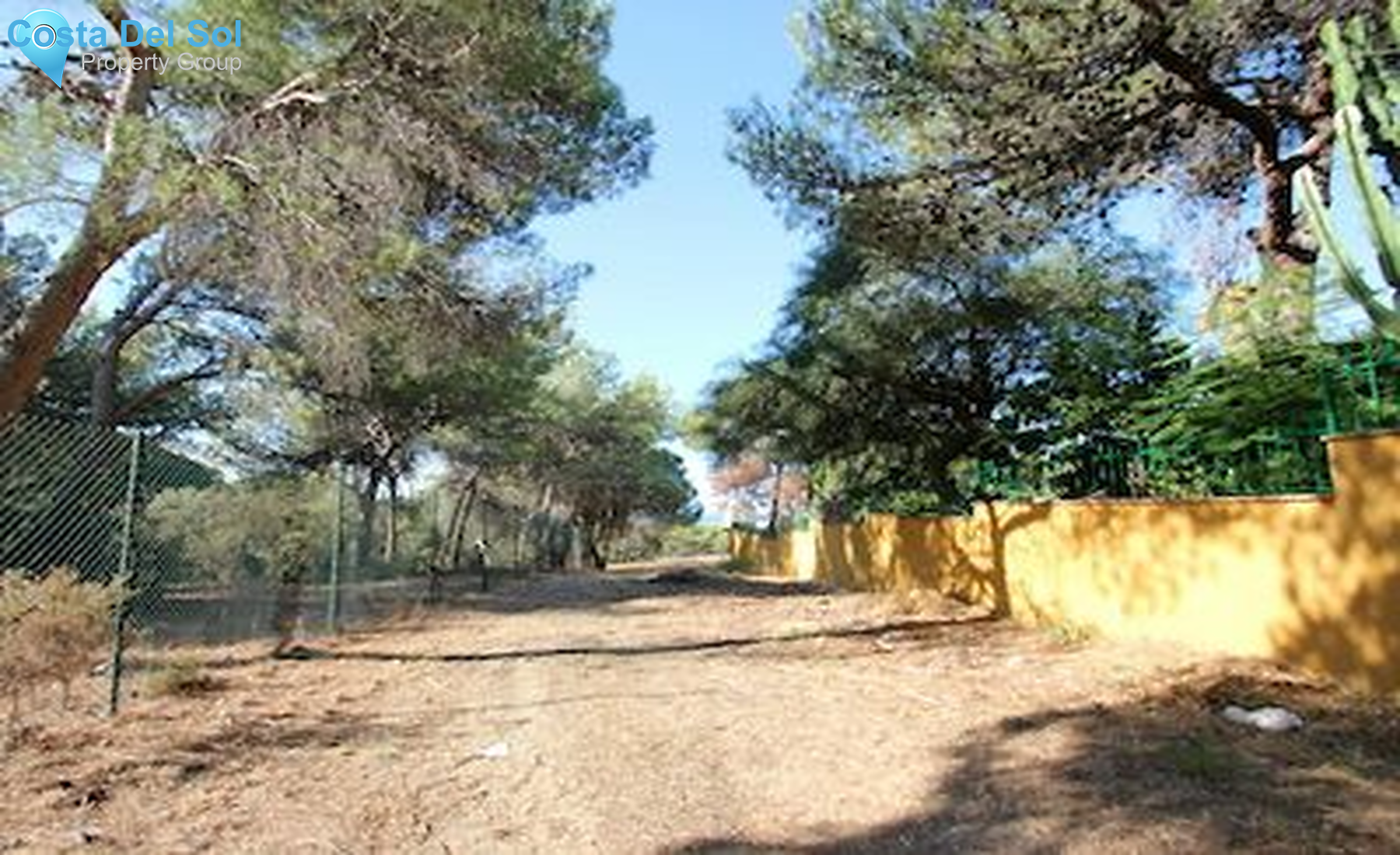 Residential Plot in Hacienda Las Chapas-1445875