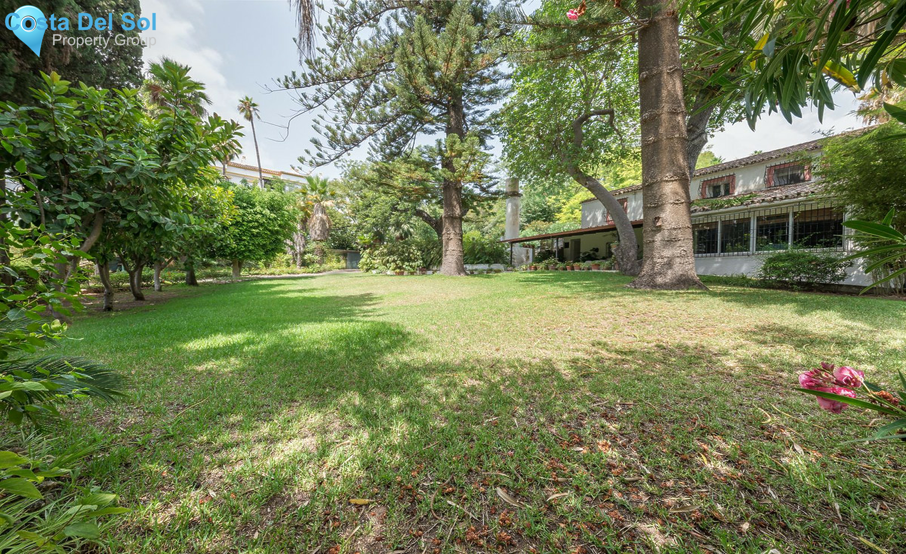 Residential Plot in Marbella-1410925