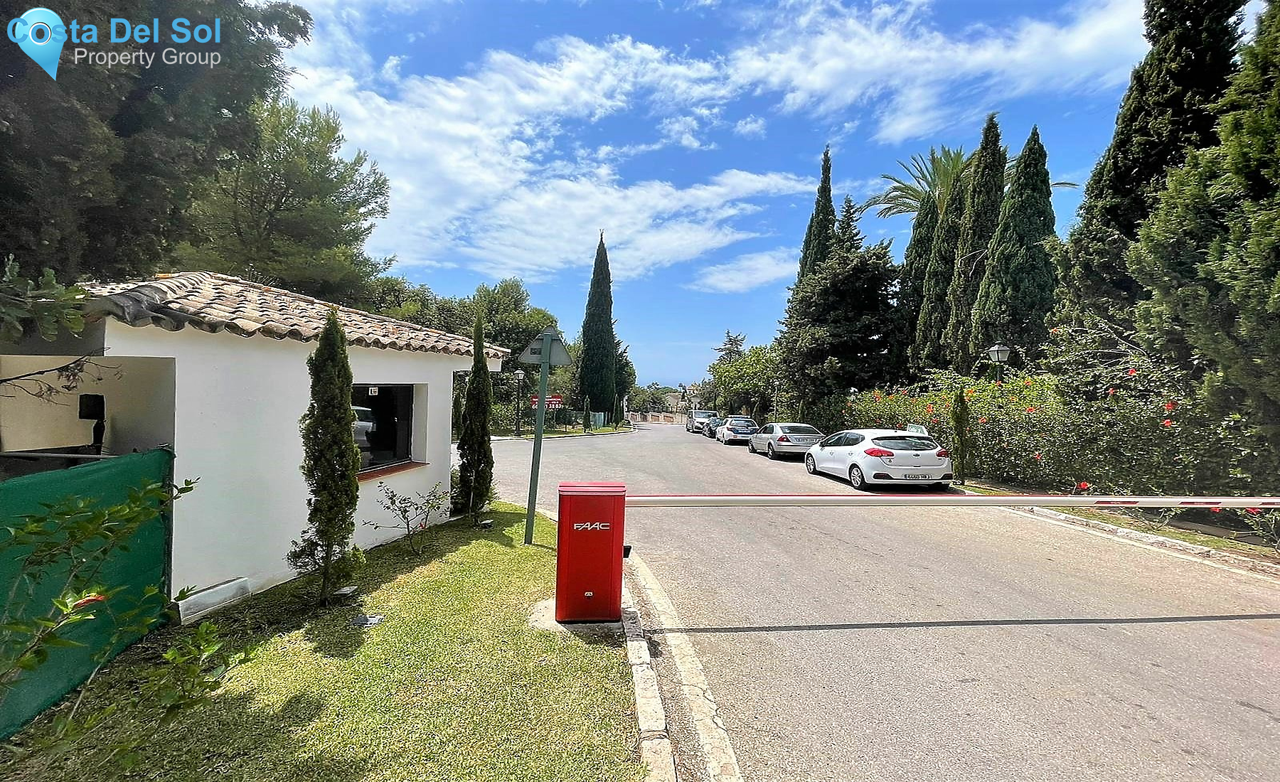 Residential Plot in Marbella-1203327