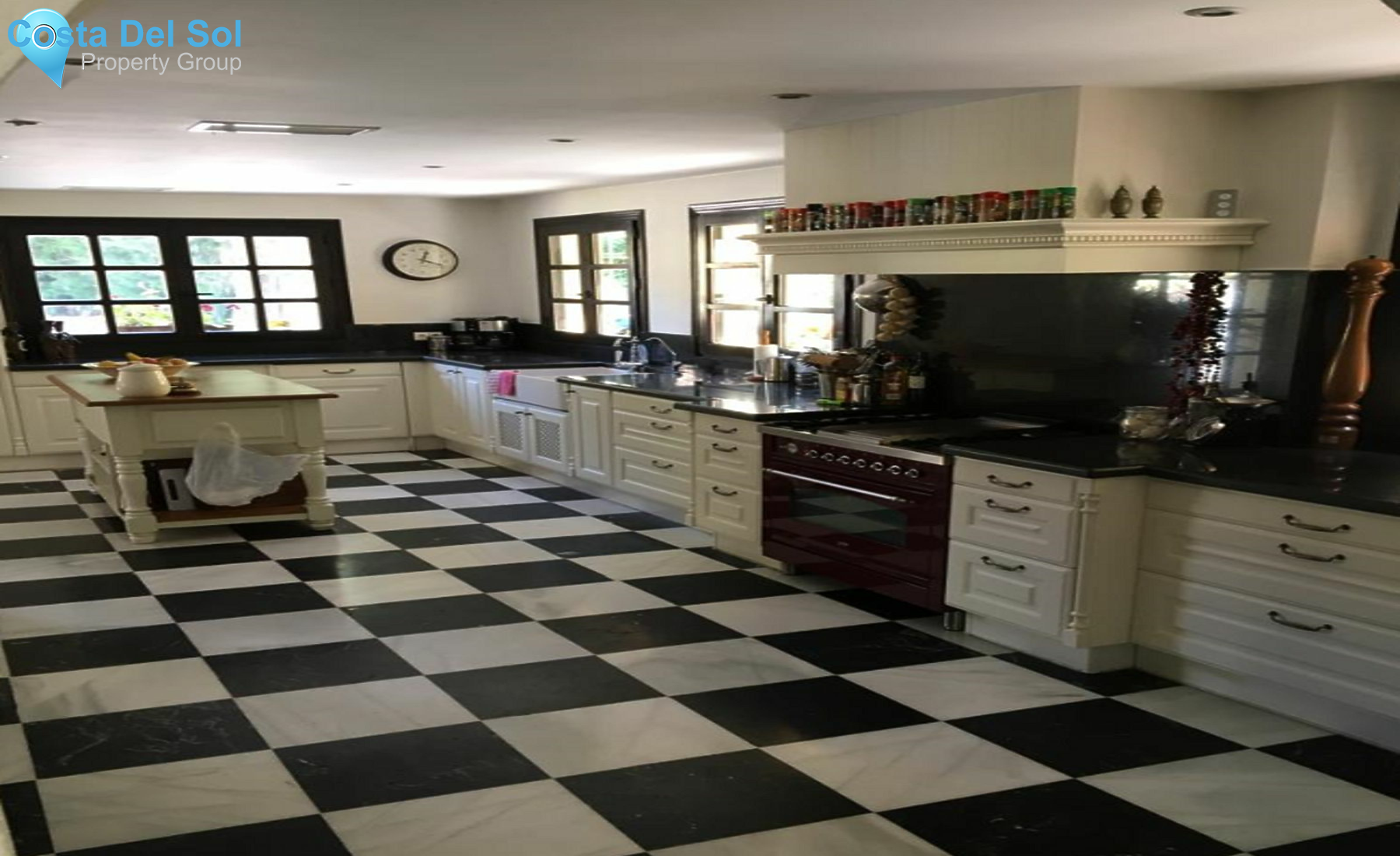 Restaurant in Manilva-1223557