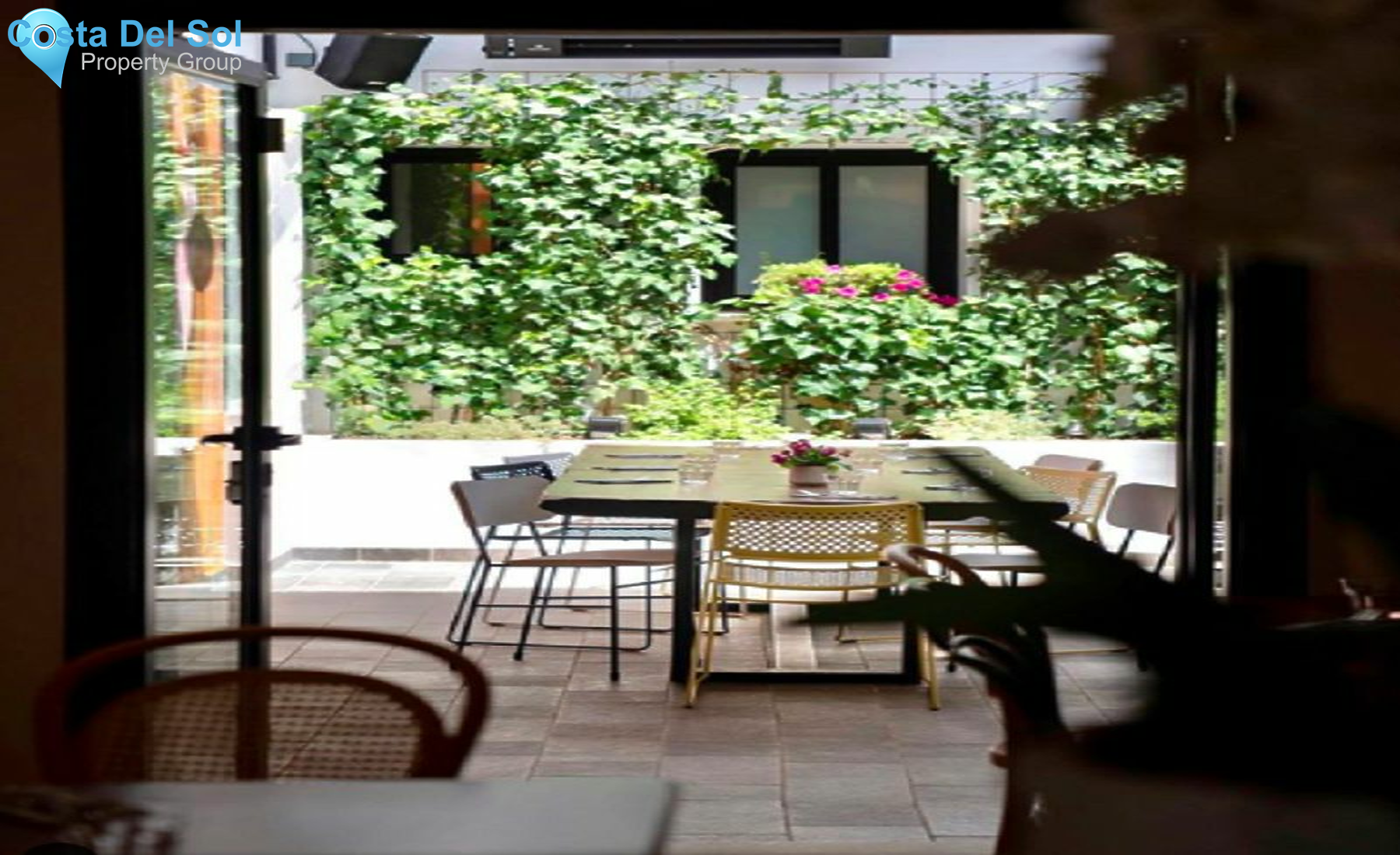 Restaurant in The Golden Mile-1394357