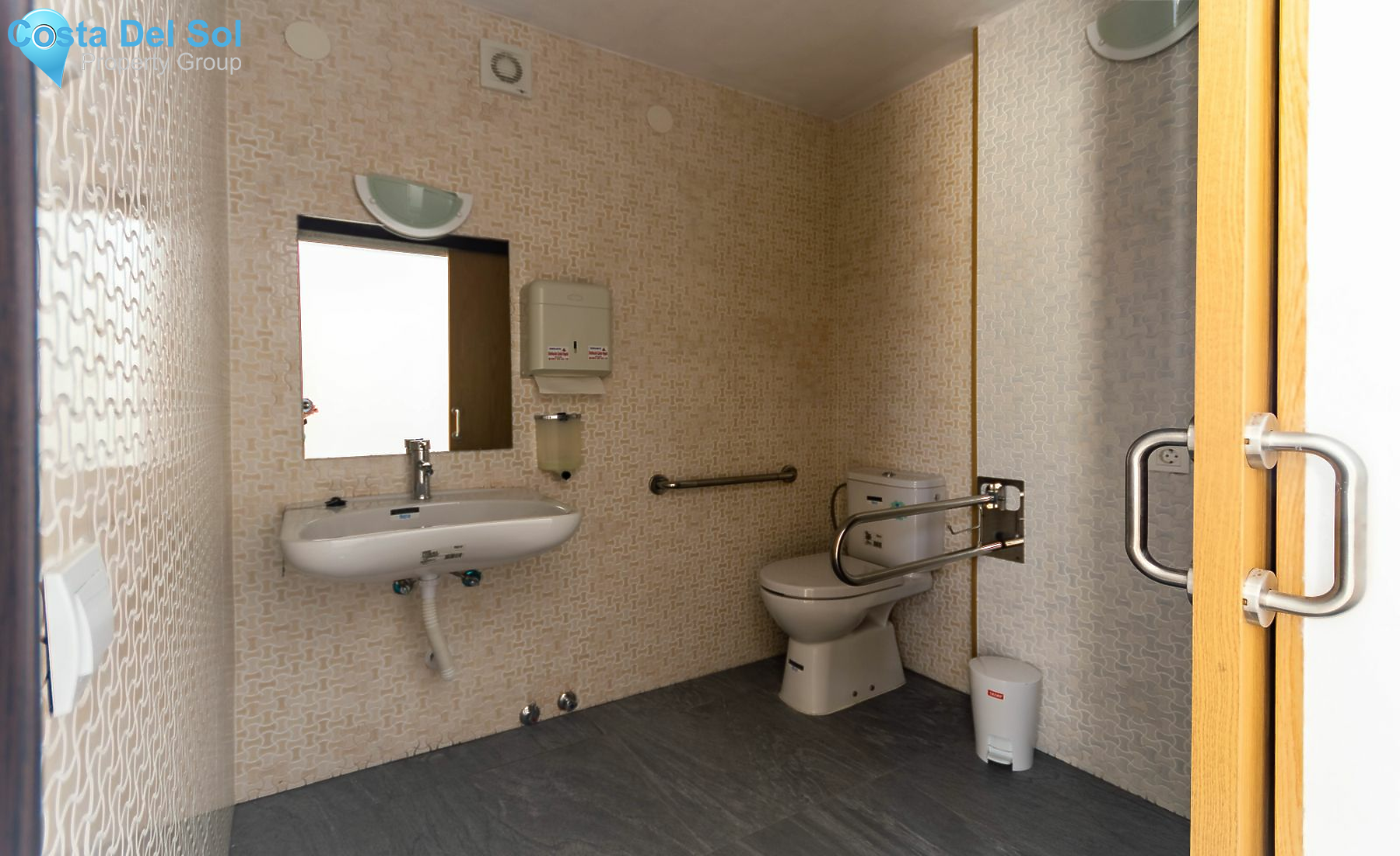 Restaurant in Torremolinos-1229860