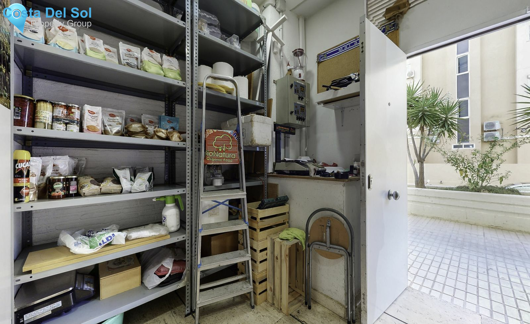 Shop in Los Boliches-1222407