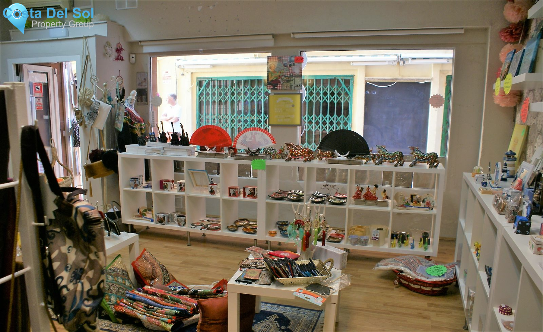 Shop in Los Boliches-1398669