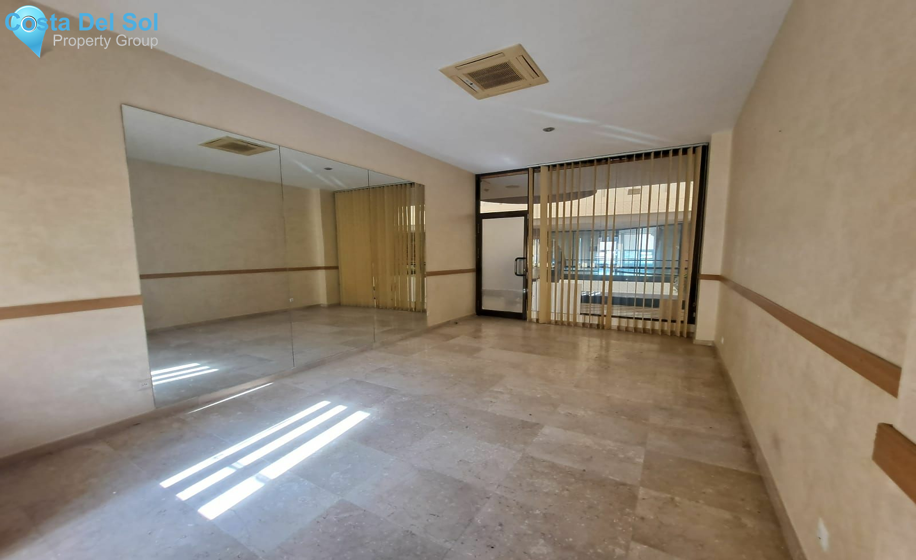 Shop in Puerto Banús-1472068