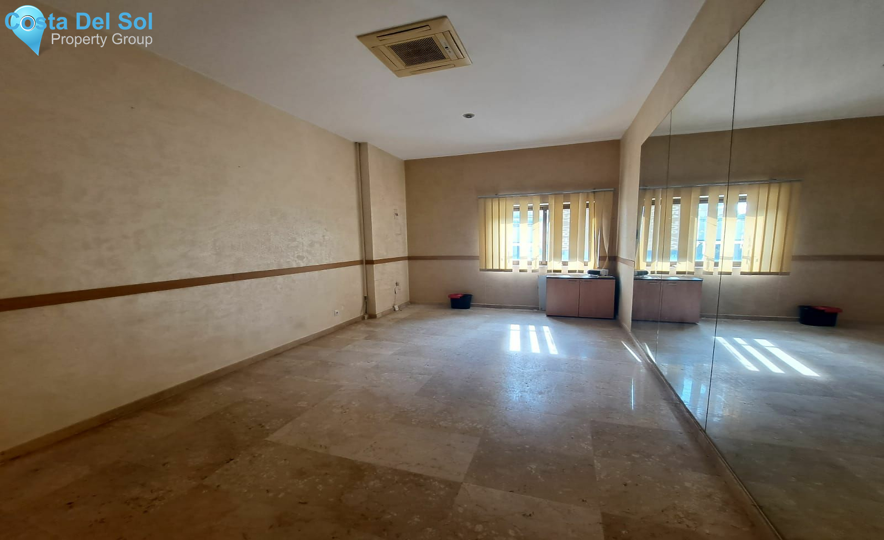 Shop in Puerto Banús-1472070