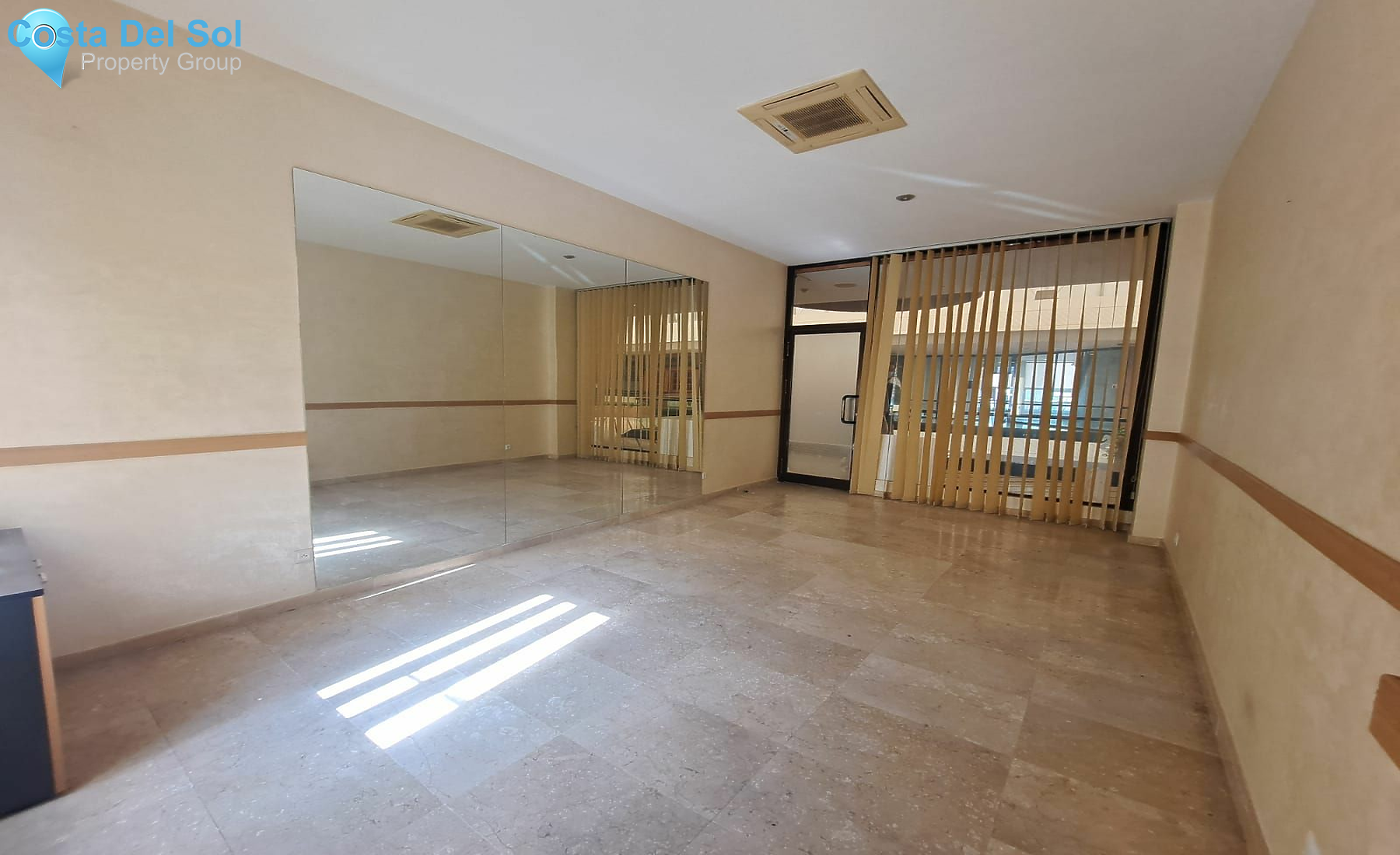 Shop in Puerto Banús-1472071