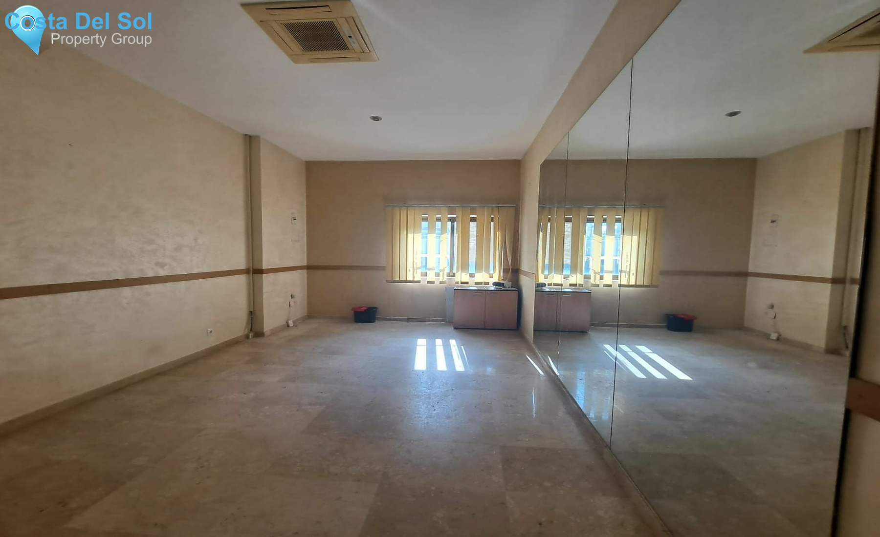 Shop in Puerto Banús-1472075